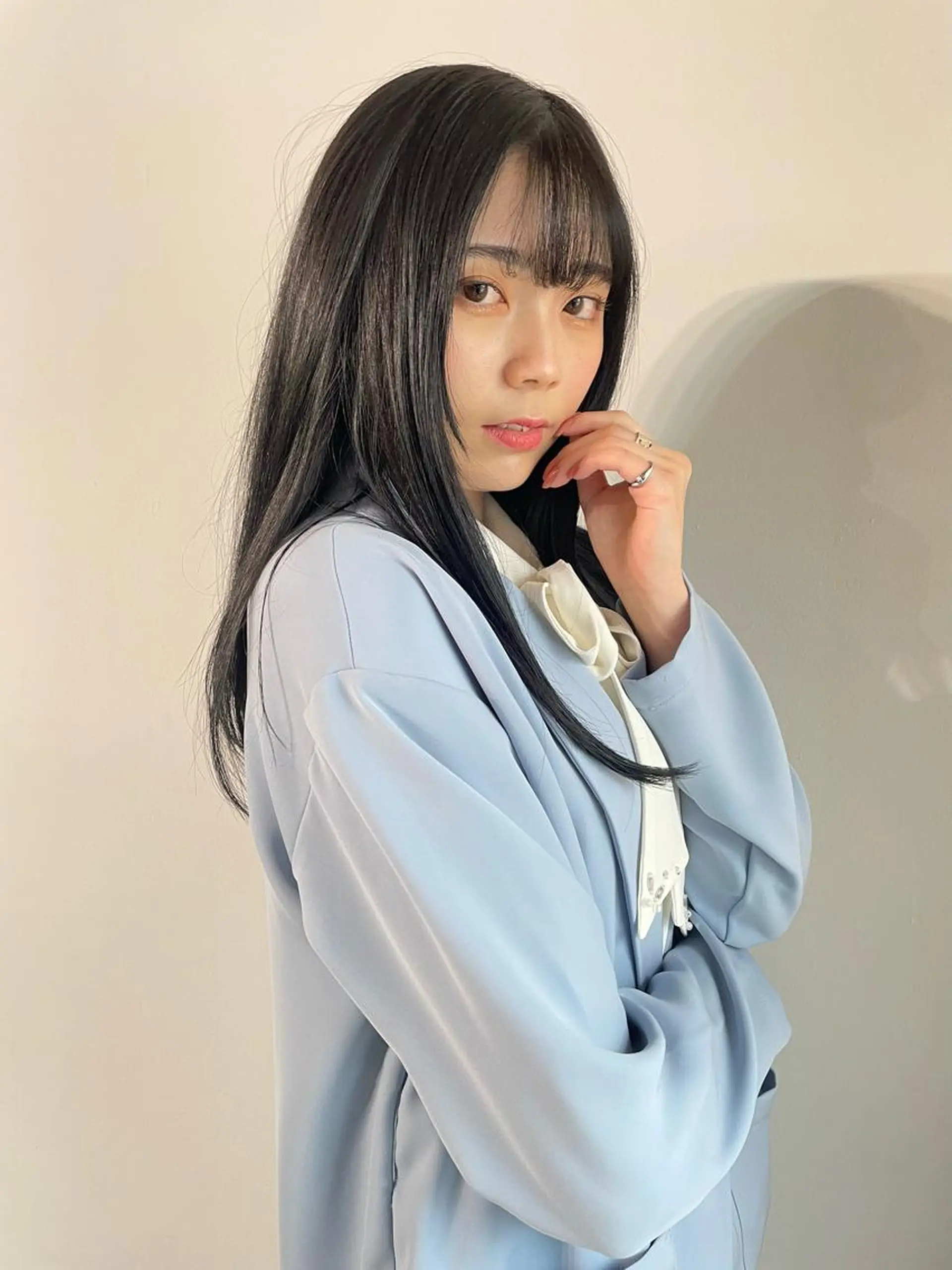 ミディアム カラー La fith hair ray 札幌店所属・顔まわり/W カラー/リョウのヘアスタイル