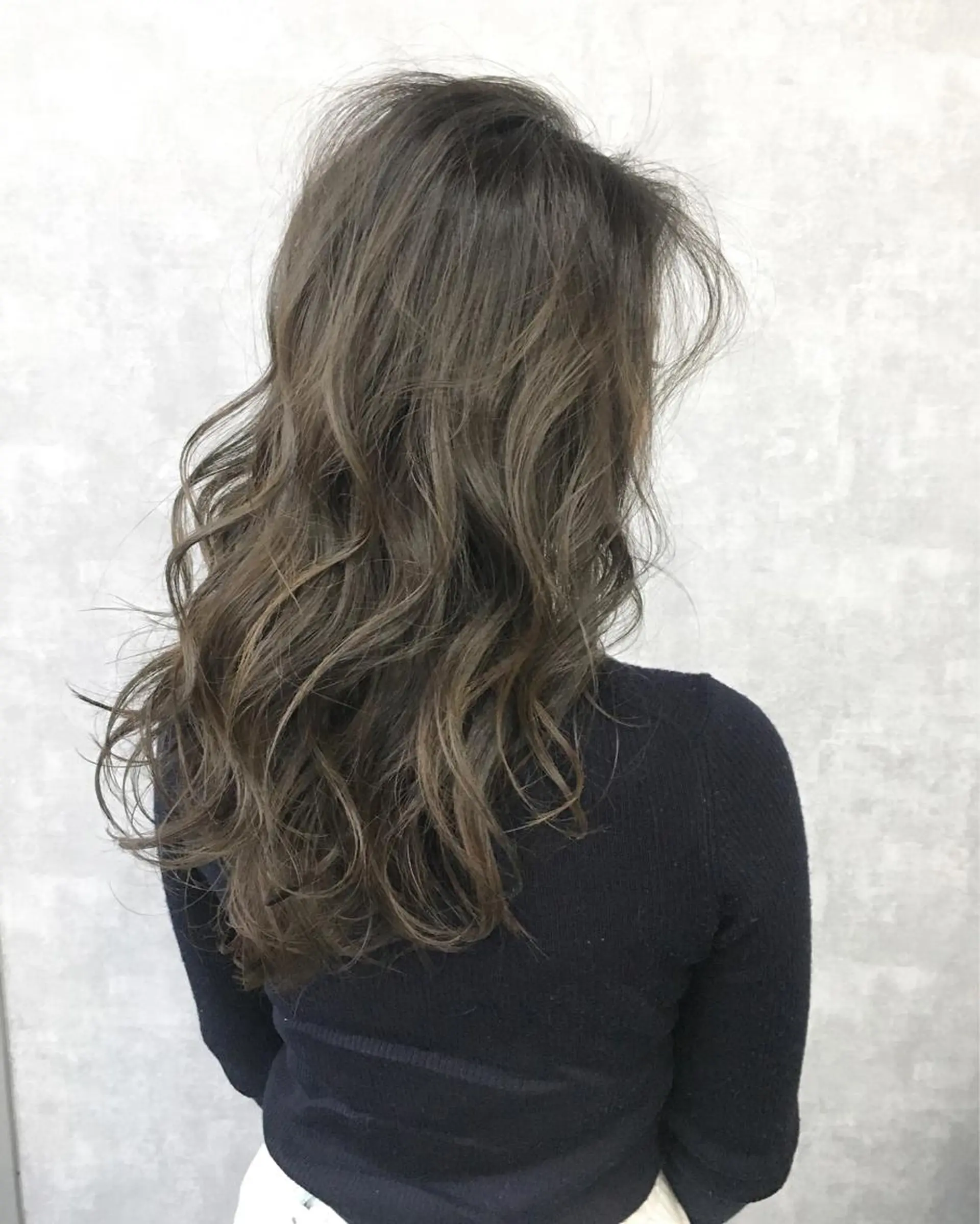 ロング カラー グレージュ オリーブグレージュ オリーブグレー レイヤーカット BLend 渋谷のヘアスタイル
