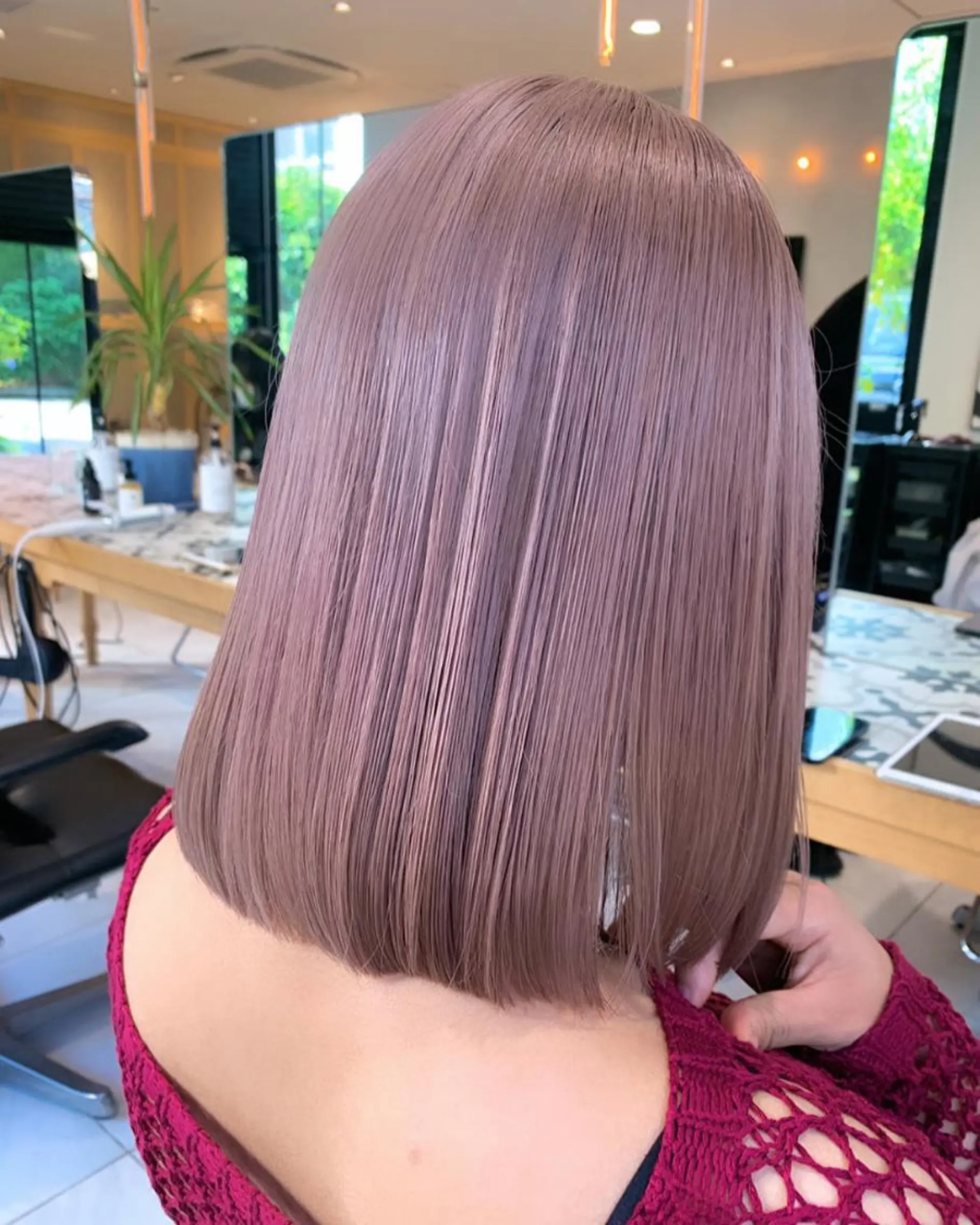 セミロング ヘアカラー トリートメント 淡いハイトーンカラー レイヤーカットゆうかのヘアスタイル