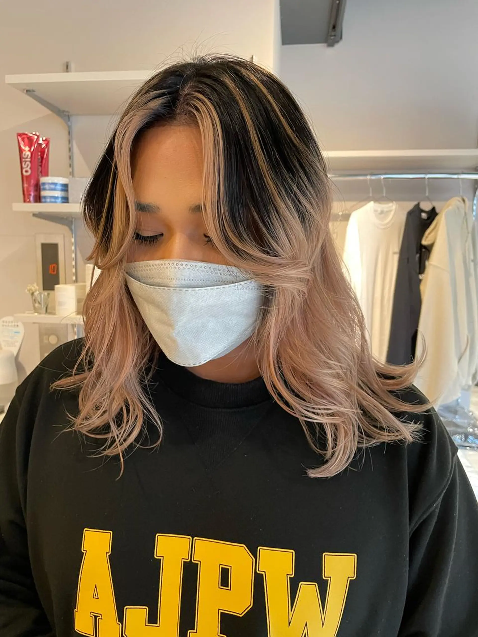 ミディアム カラー バレイヤージュ レイヤーカット ブリーチ👩‍🦳/ ‪✂︎MANAMIのヘアスタイル