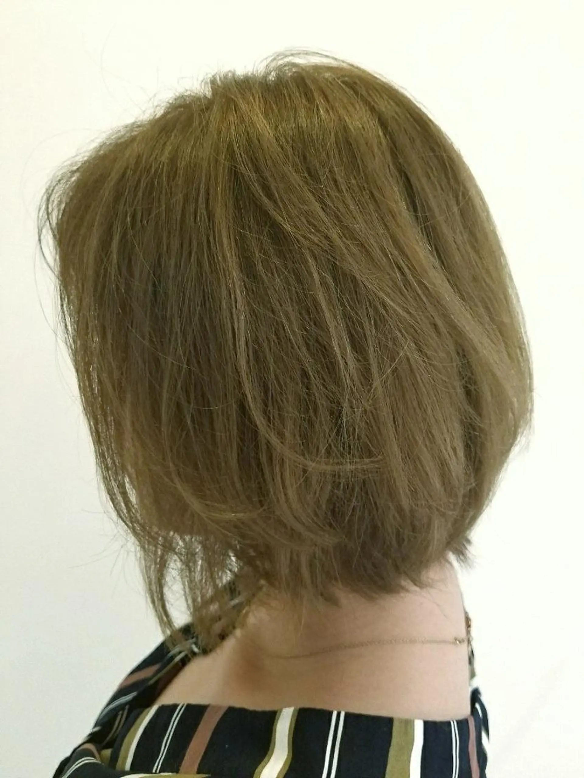 ショート カラー ベージュカラー イルミナカラー 髪質改善/ハイライト 小林秀樹のヘアスタイル