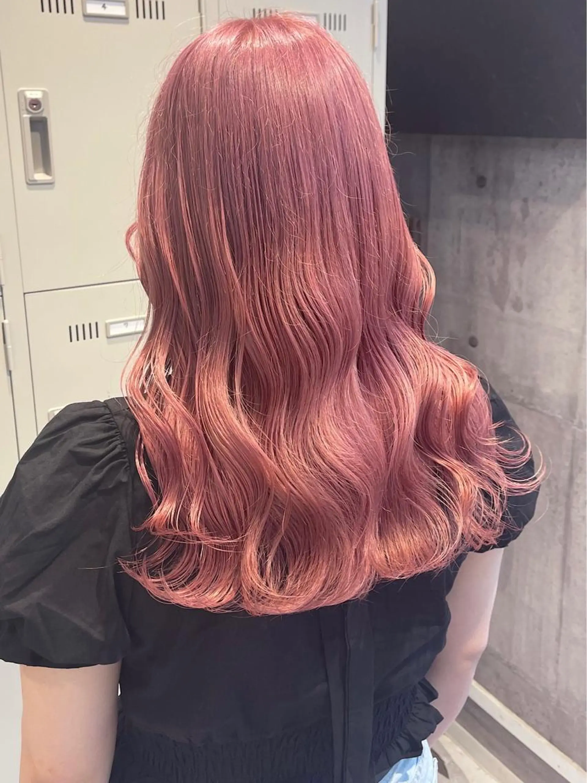 ロング 🩶 ピンクカラー/ ブロンド🩶くるみのヘアスタイル