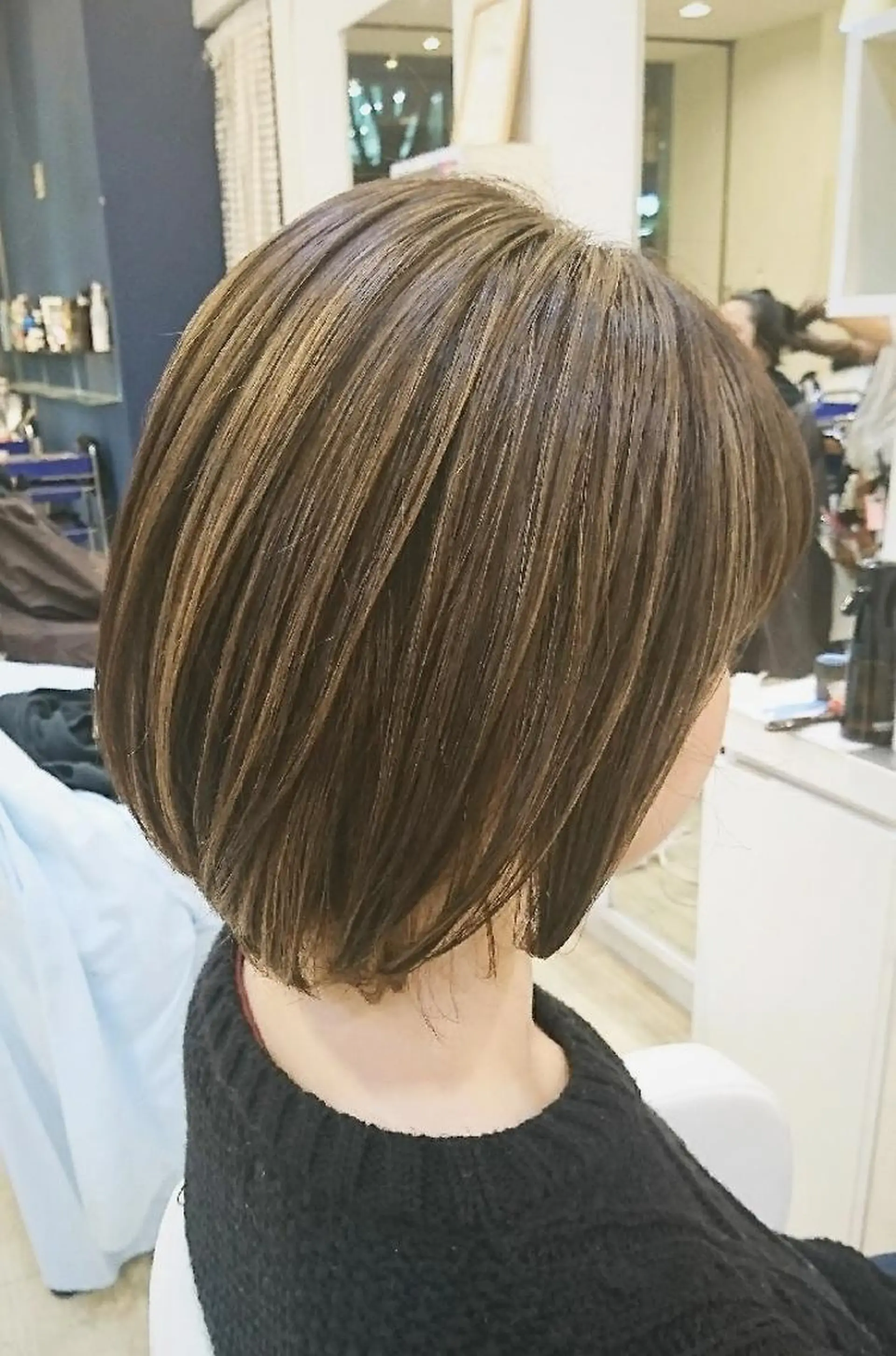 ショート カラー ショートボブ ハイライトカラー ボブ ハイライト ショートヘア 池田 恵久美のヘアスタイル