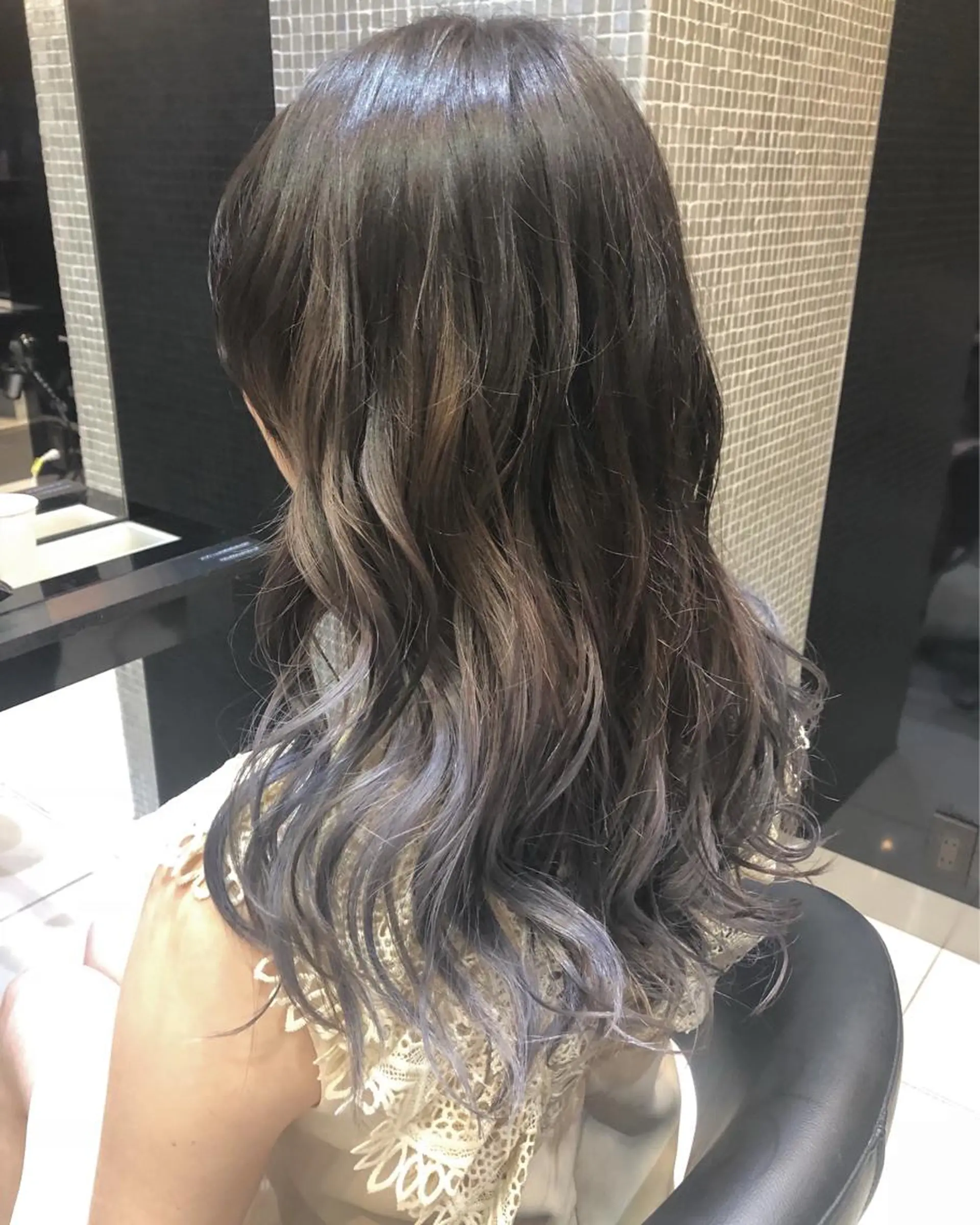 ロング カラー グラデーションカラー バイオレットカラー 女性リピ90%🍨 🩷佐藤みずきのヘアスタイル