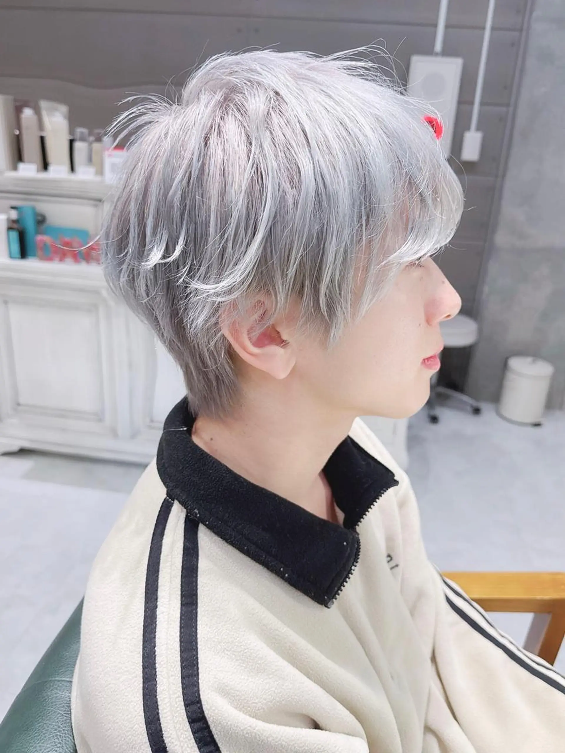 ショート ヘアアレンジ カラー メンズ シルバー ホワイトシルバー Days 透明感カラーのヘアスタイル