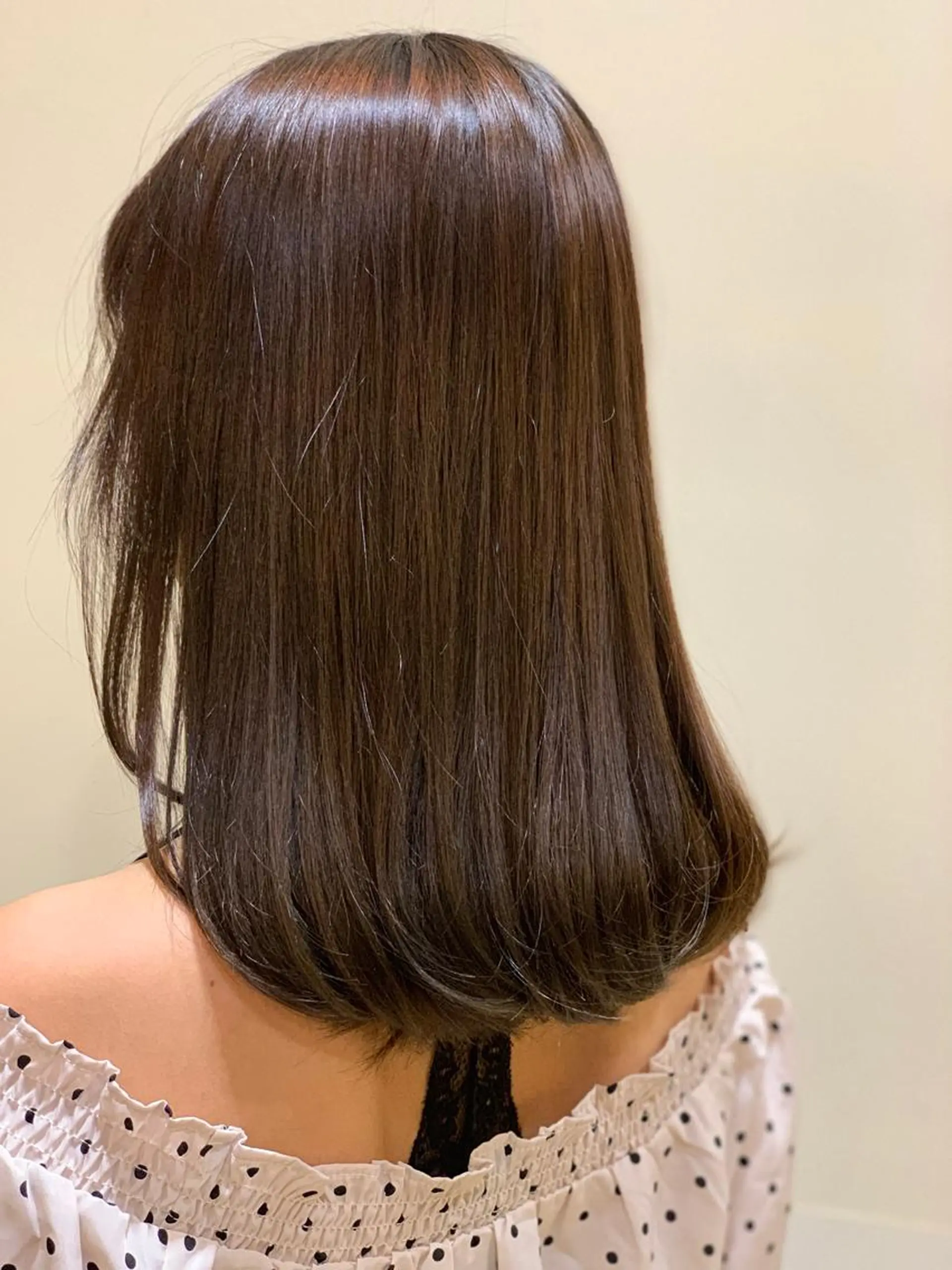 セミロング カラー アッシュ バレイヤージュ ベージュカラー ブロンド ブルーカラー レイヤーカット/ 艶カラー/RYOMAのヘアスタイル