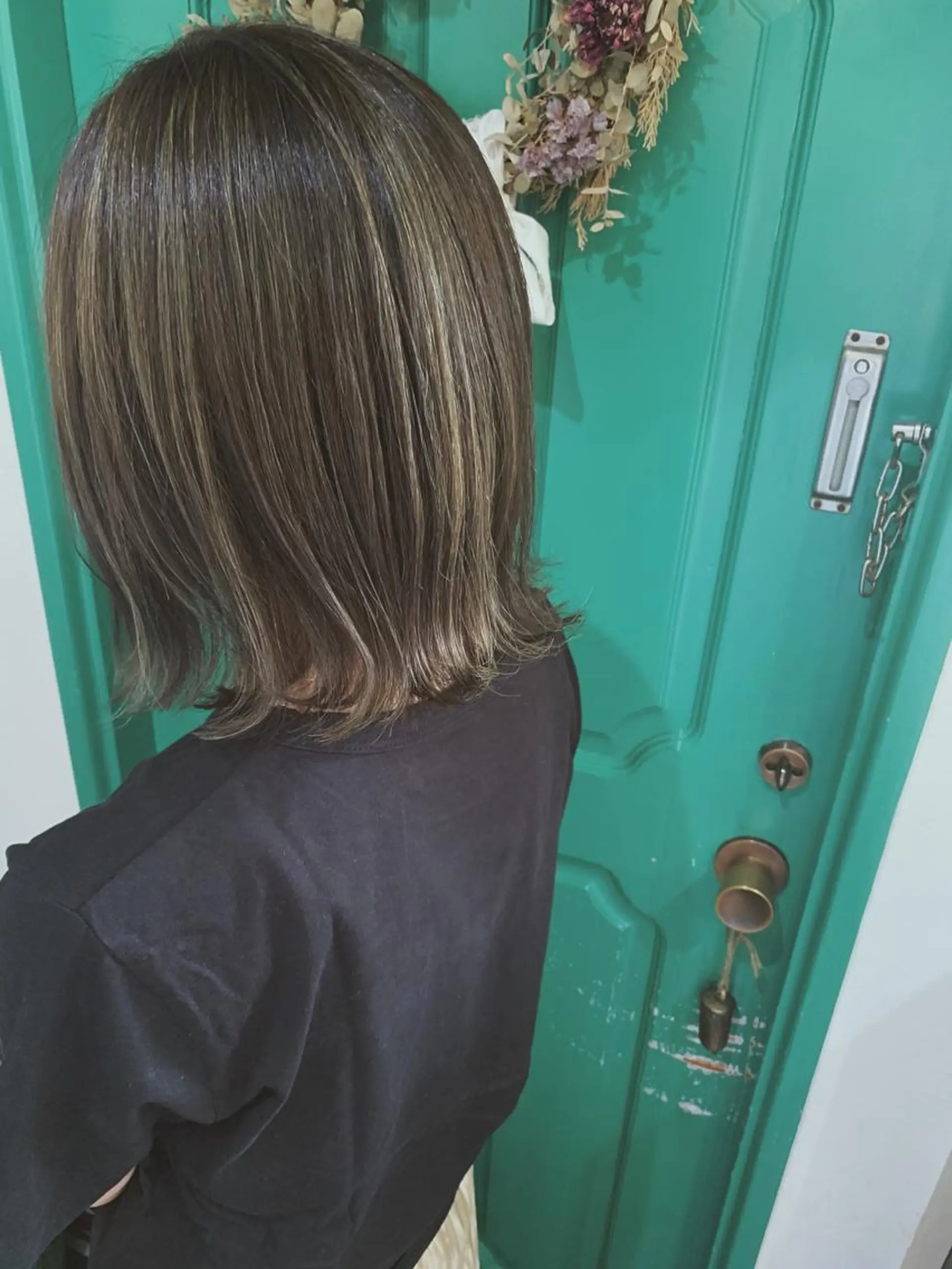 ショート カラー 切りっぱなしボブ グレージュ ハイライトカラー ボブ ハイライト カット ヘアカラー 佐藤 美咲のヘアスタイル