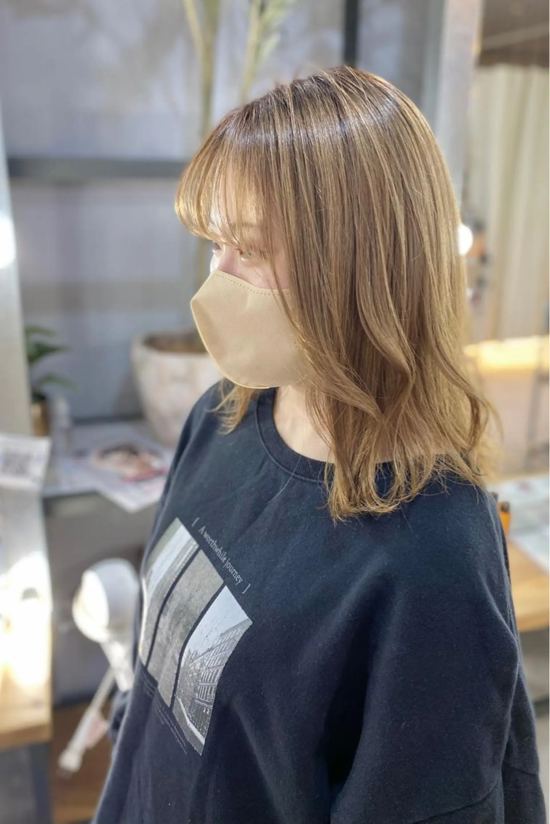 ミディアム カラー 菊地 紗矢のヘアスタイル