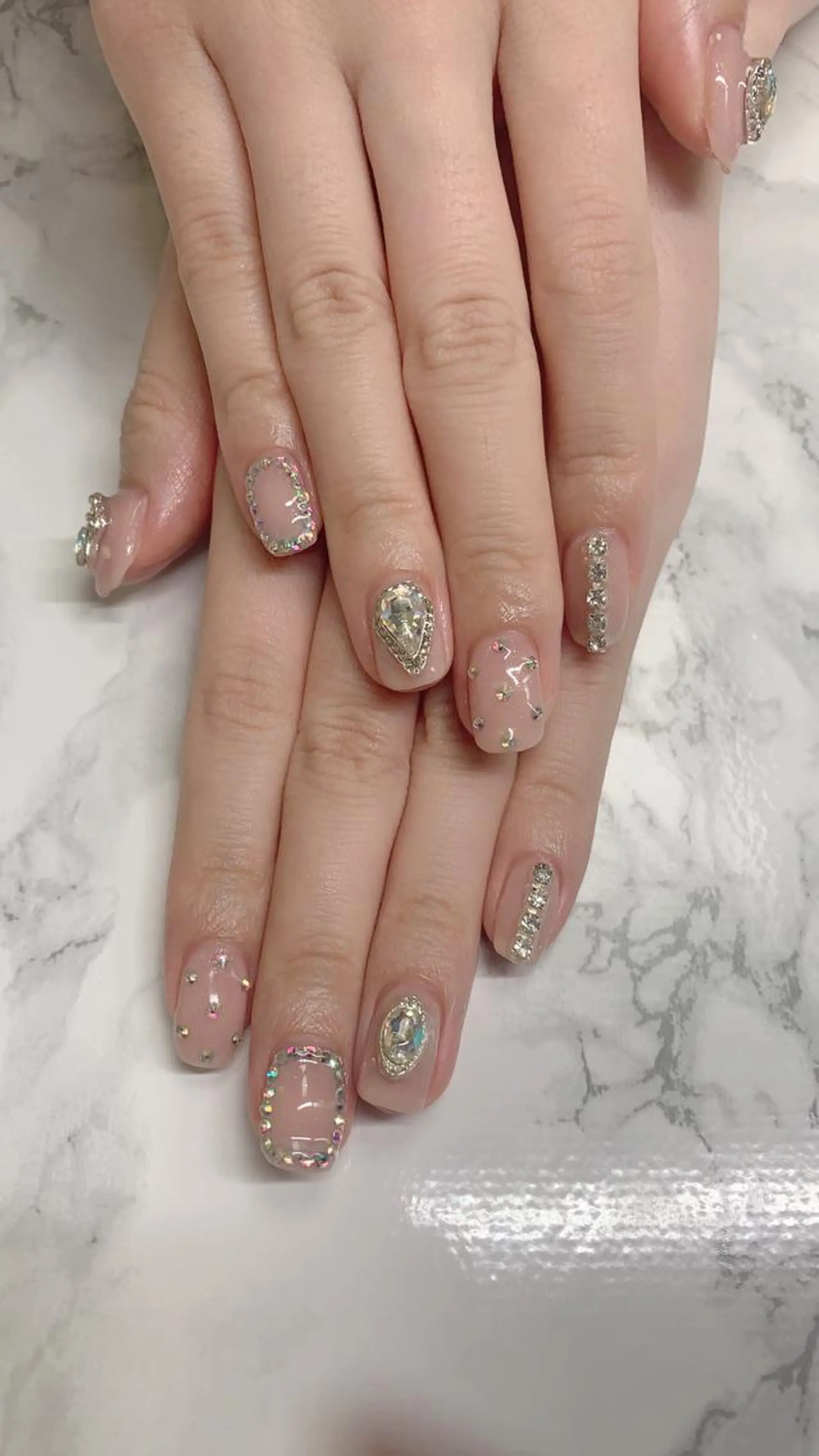 ネイル はな💎ネイル ワンホン、長さ出しのネイルデザイン