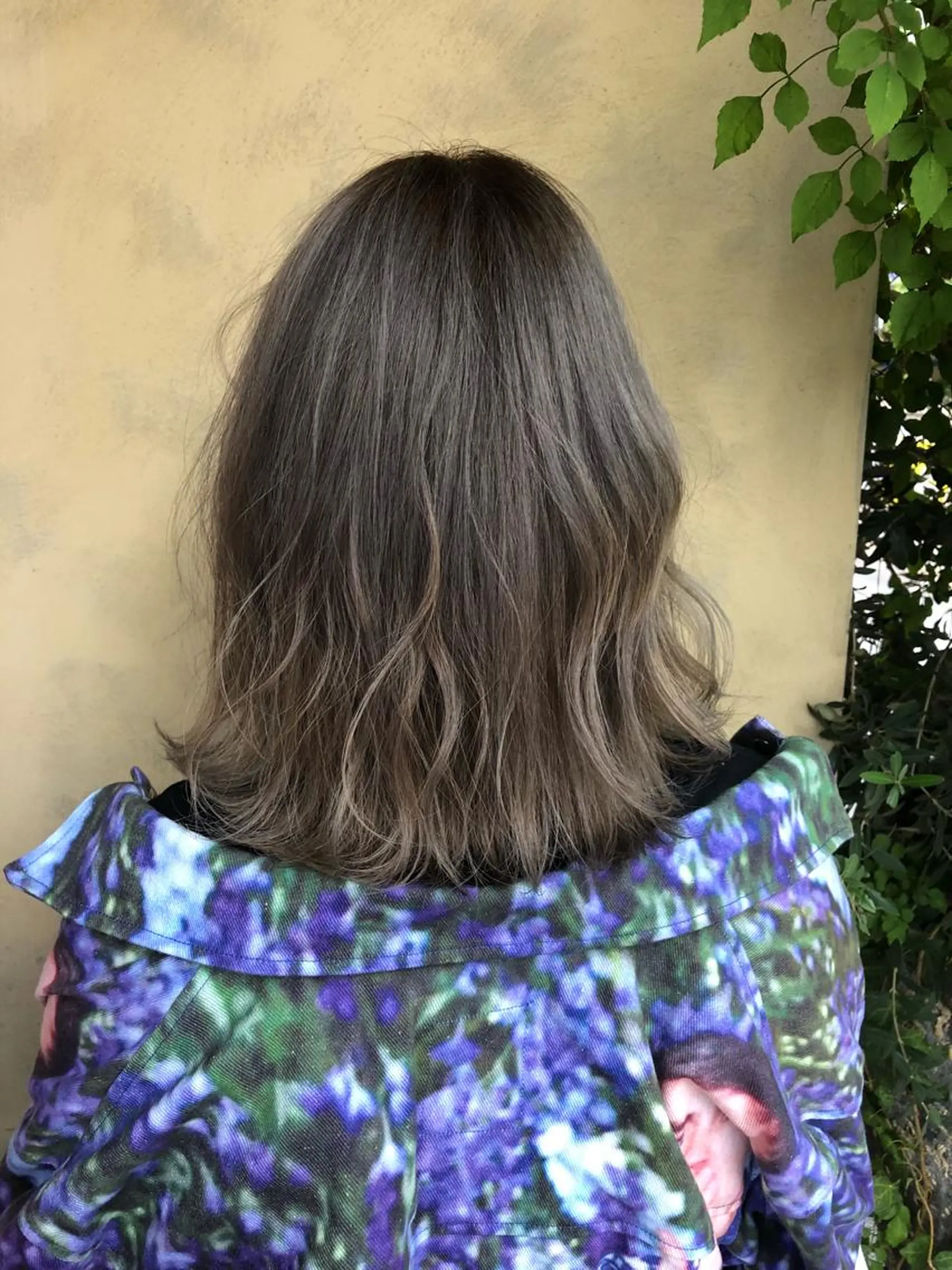 ミディアム カラー ブリーチ グレージュ ミルクティーグレージュ hina☺︎ 髪質改善/ストレートのヘアスタイル