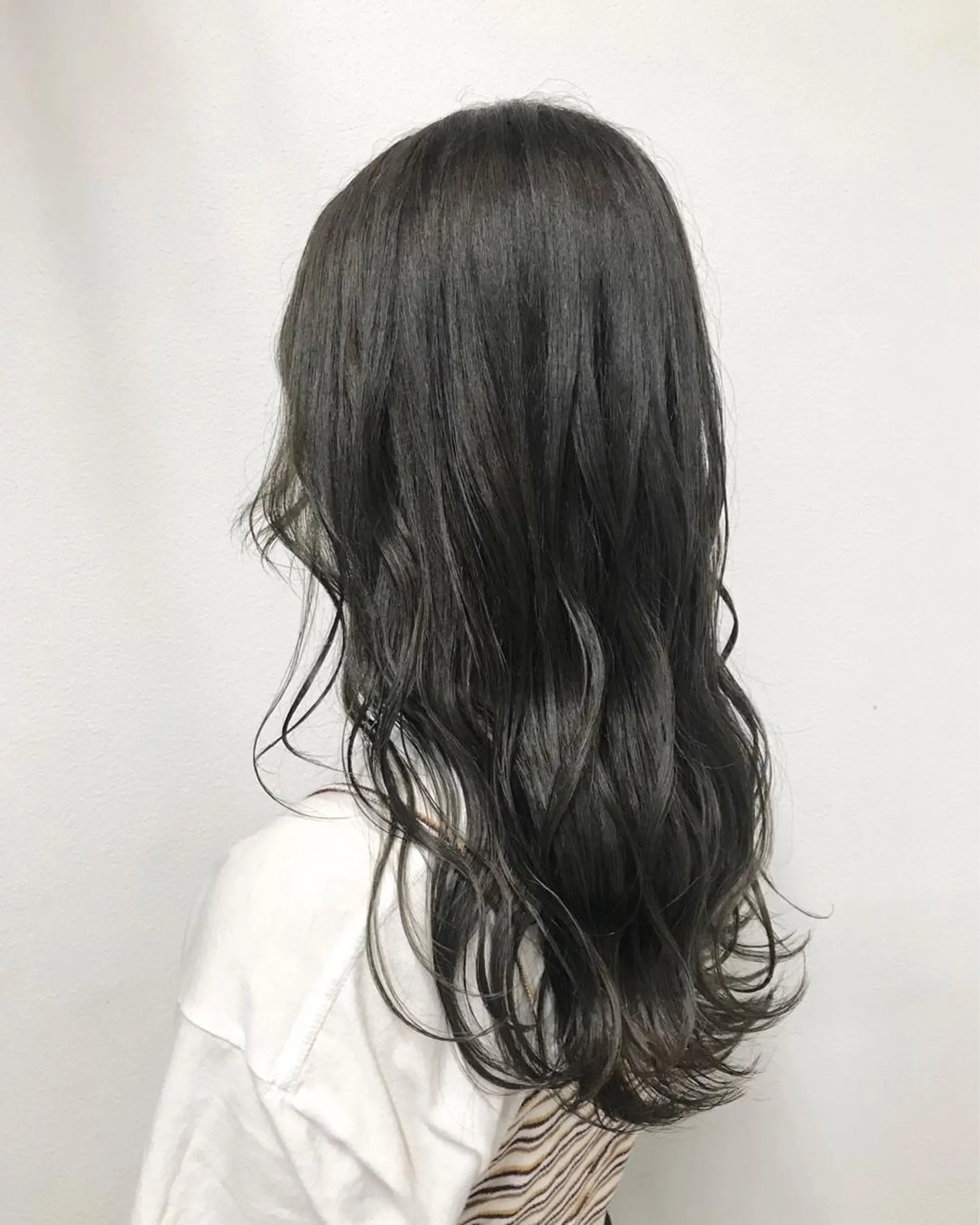 ミディアム カラー ヘアアレンジ ダークグレー カット ヘアカラー トリートメント GiseL天神カラー 髪質改善/ブリーチのヘアスタイル