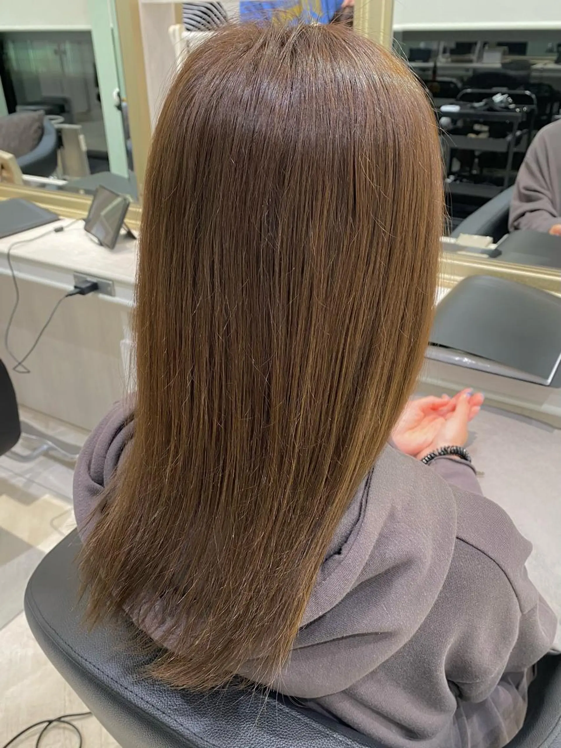 ロング カラー ヘアカラー 吉澤 海咲のヘアスタイル