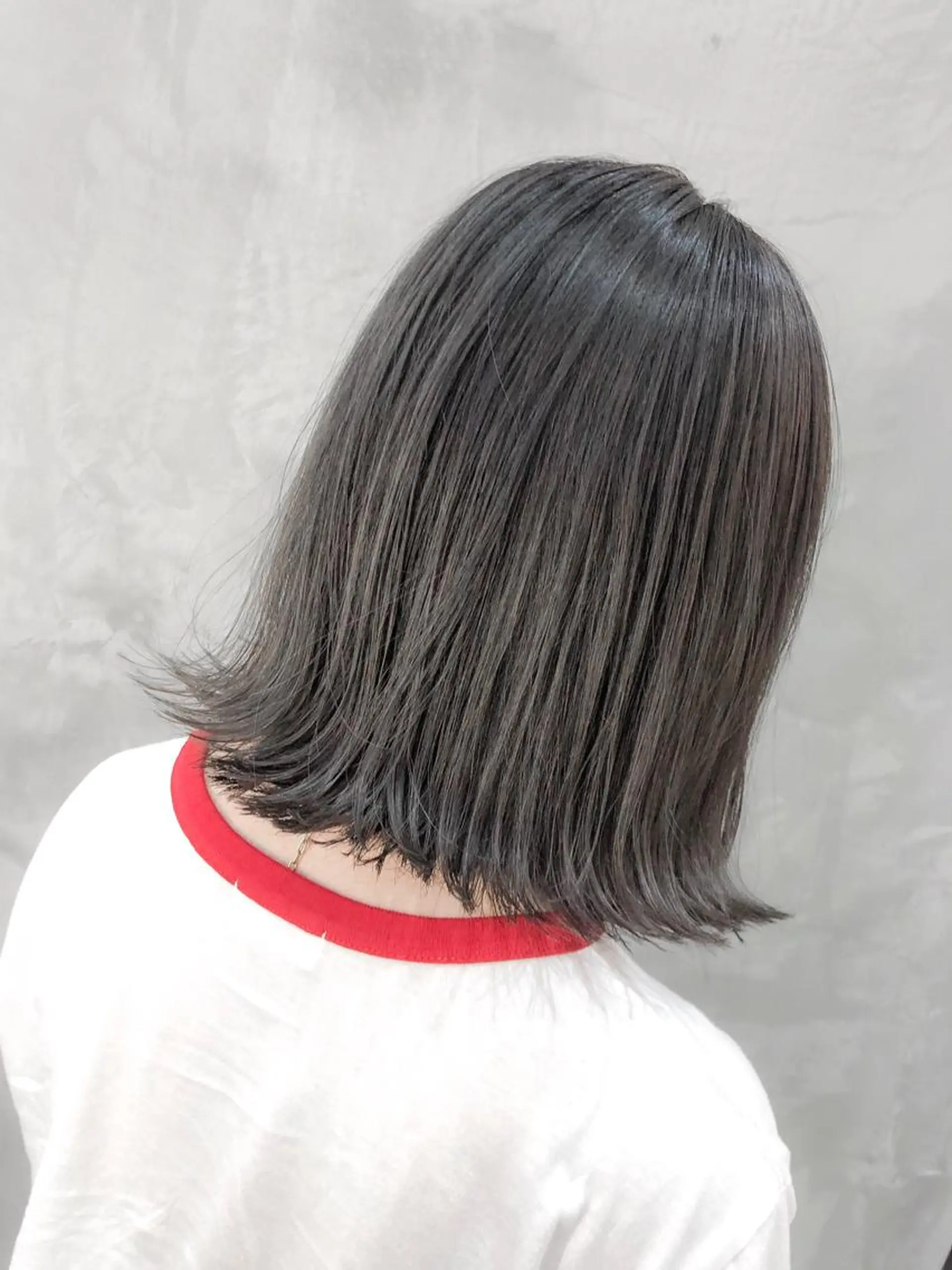 ミディアム カラー ヘアアレンジ メンズ 透明感カラー グレージュ TOMO GEEKS代表のヘアスタイル