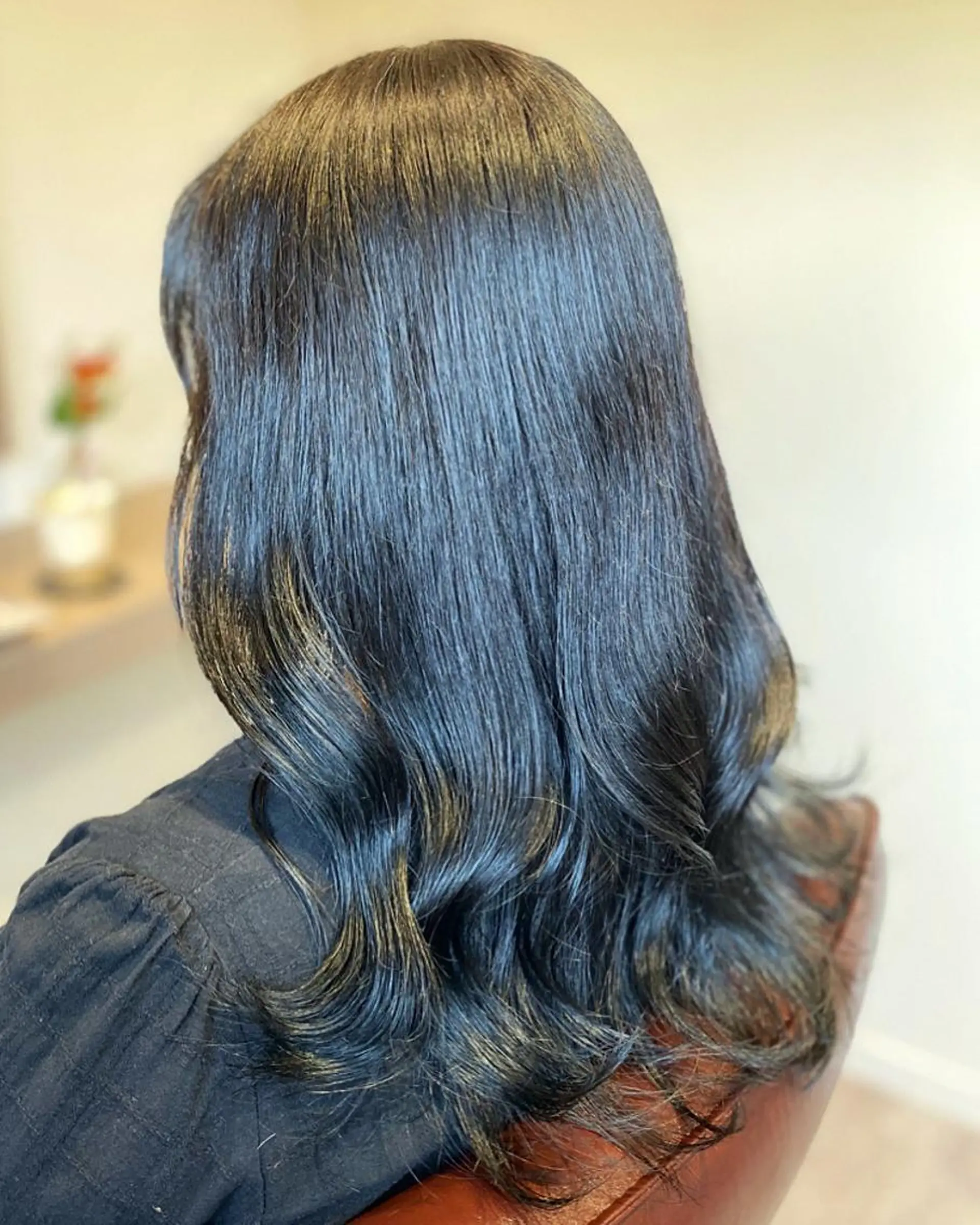 ロング カラー 黒髪 ブルーカラー ブルージュ ヘアカラー トリートメント 荒木 ひろかのヘアスタイル