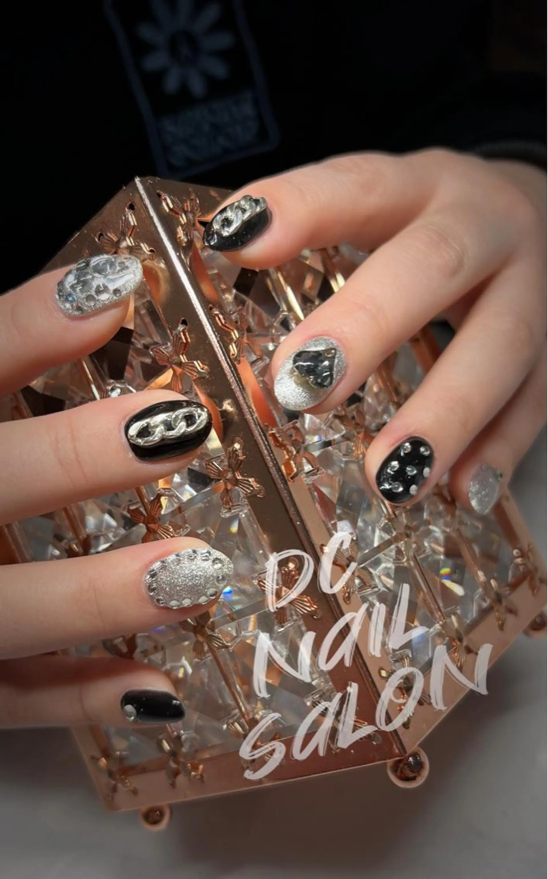 ネイル ストーンネイル DC nail salonのネイルデザイン