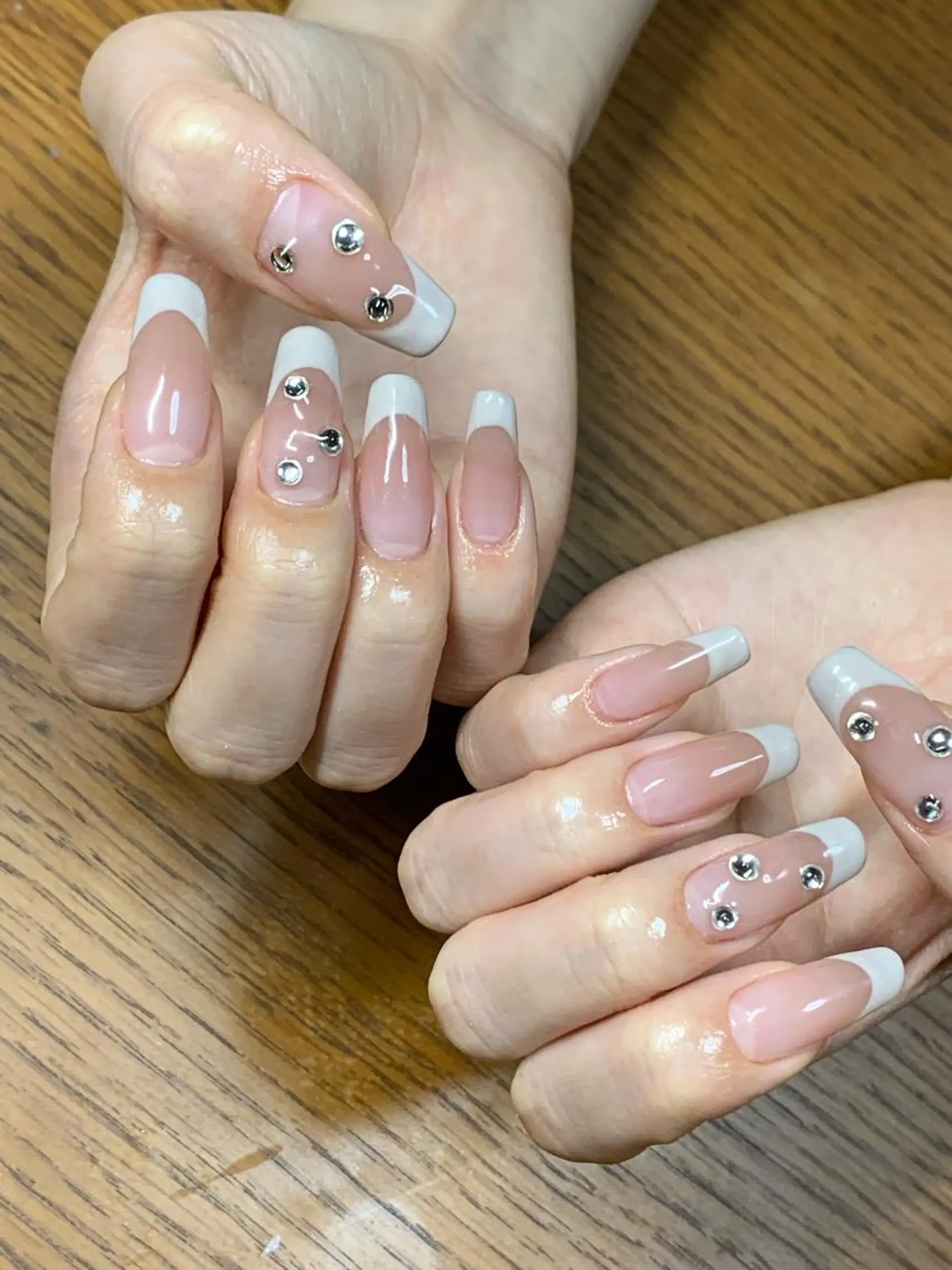 ネイル ハンドネイル 大崎 奈々のネイルデザイン