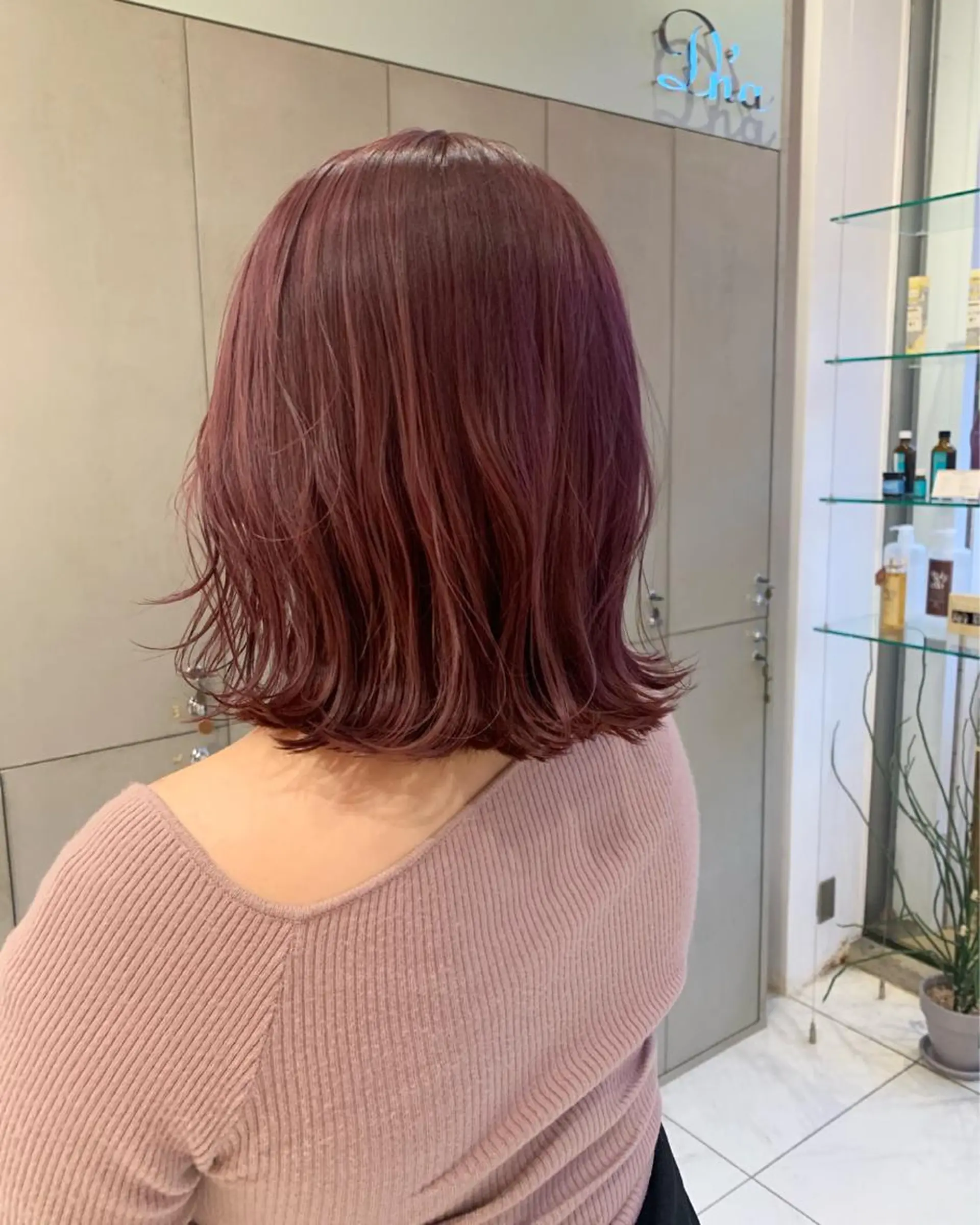 ミディアム カラー 古屋 花織のヘアスタイル