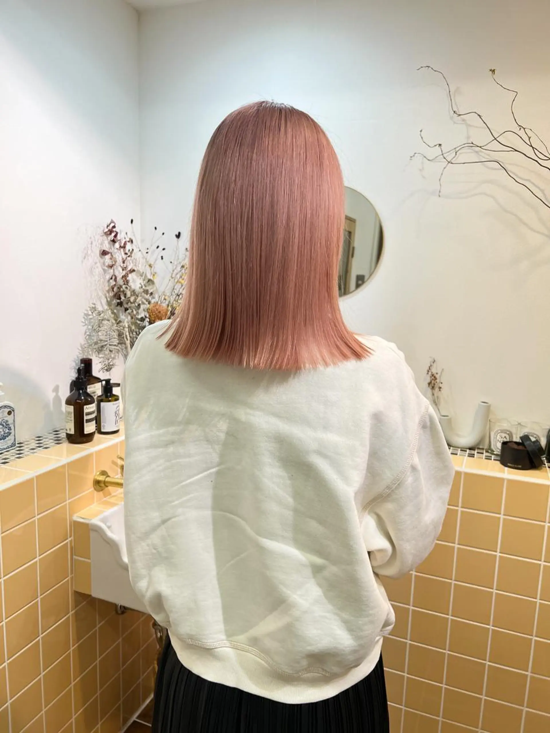 ミディアム カラー カット ヘアカラー 顔周りレイヤー/韓国 ブリーチminamiのヘアスタイル