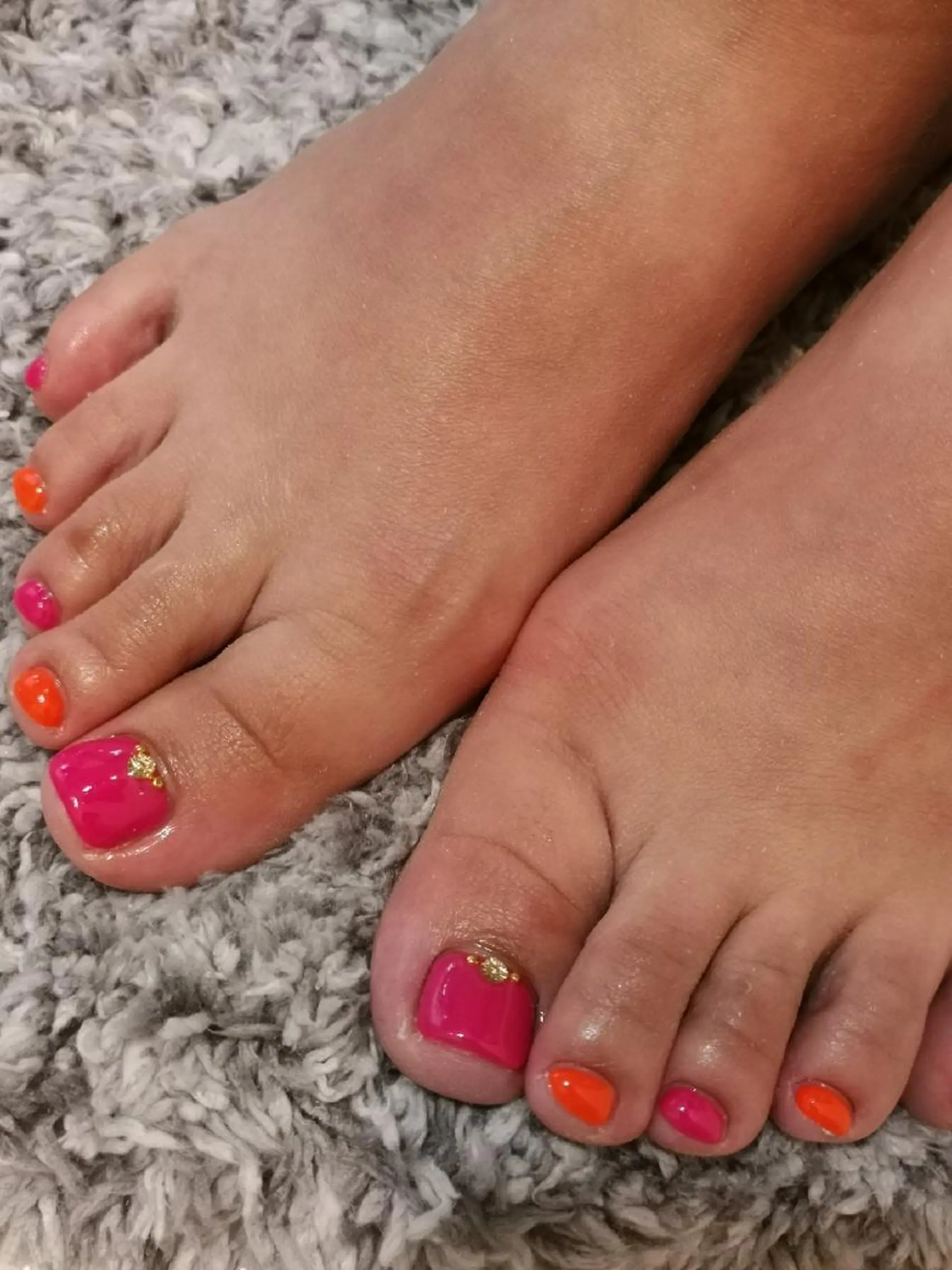 ネイル オレンジ ピンク フットネイル 人気エリア💖完全個室【ルリエ】所属・ネイルサロン Lelienルリエのネイルデザイン