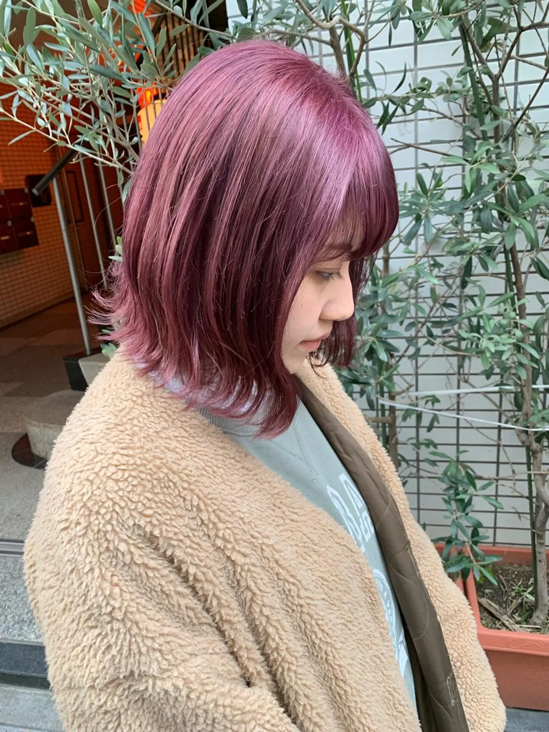 ミディアム カラー ヘアアレンジ ハイトーンカラー ピンクカラー 🫧透明感カラー/ ボブ/小笠原汐海🪽のヘアスタイル
