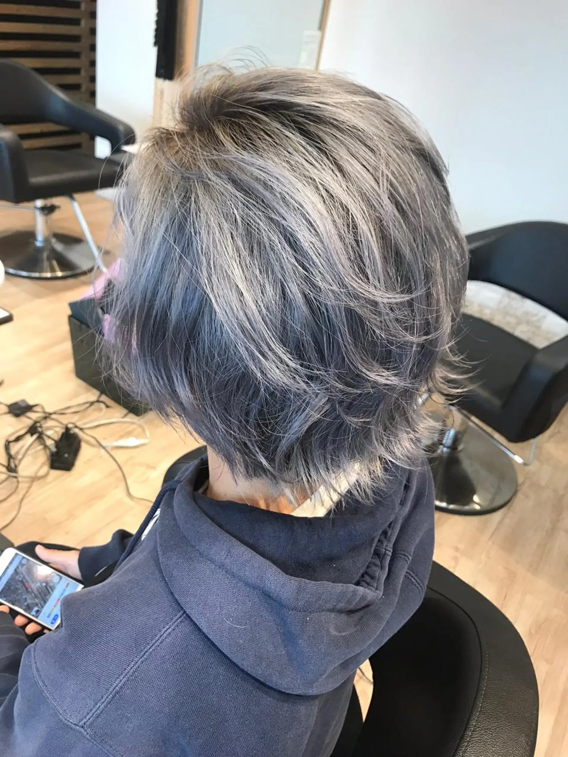 ショート カラー シルバー ヘアカラー 大久保 隆蔵のヘアスタイル