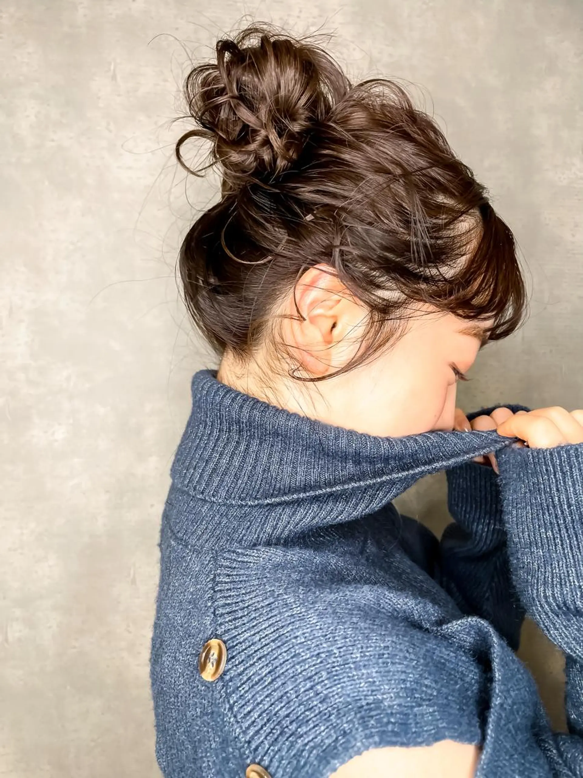 セミロング お団子ヘア alotta所属・栗本 博史のヘアスタイル