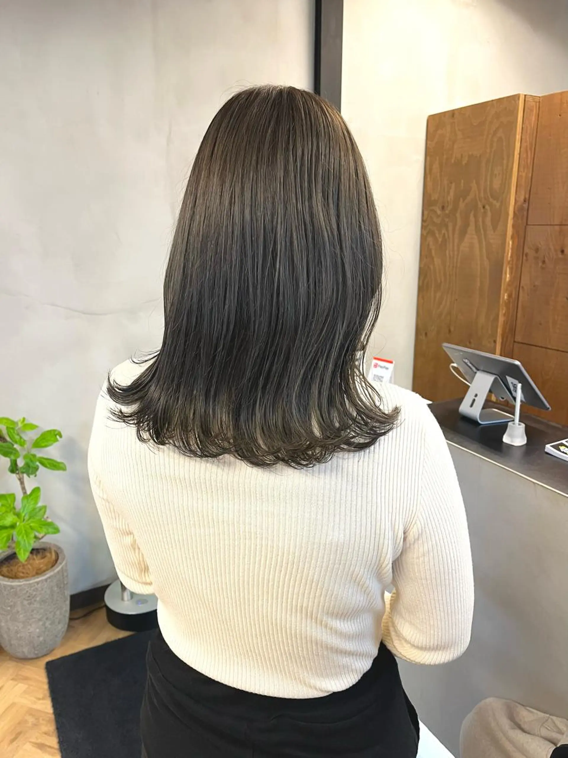 セミロング カラー ブリーチ esu西梅田所属・ena/ブリーチなし 透明感・レイヤー🎀のヘアスタイル