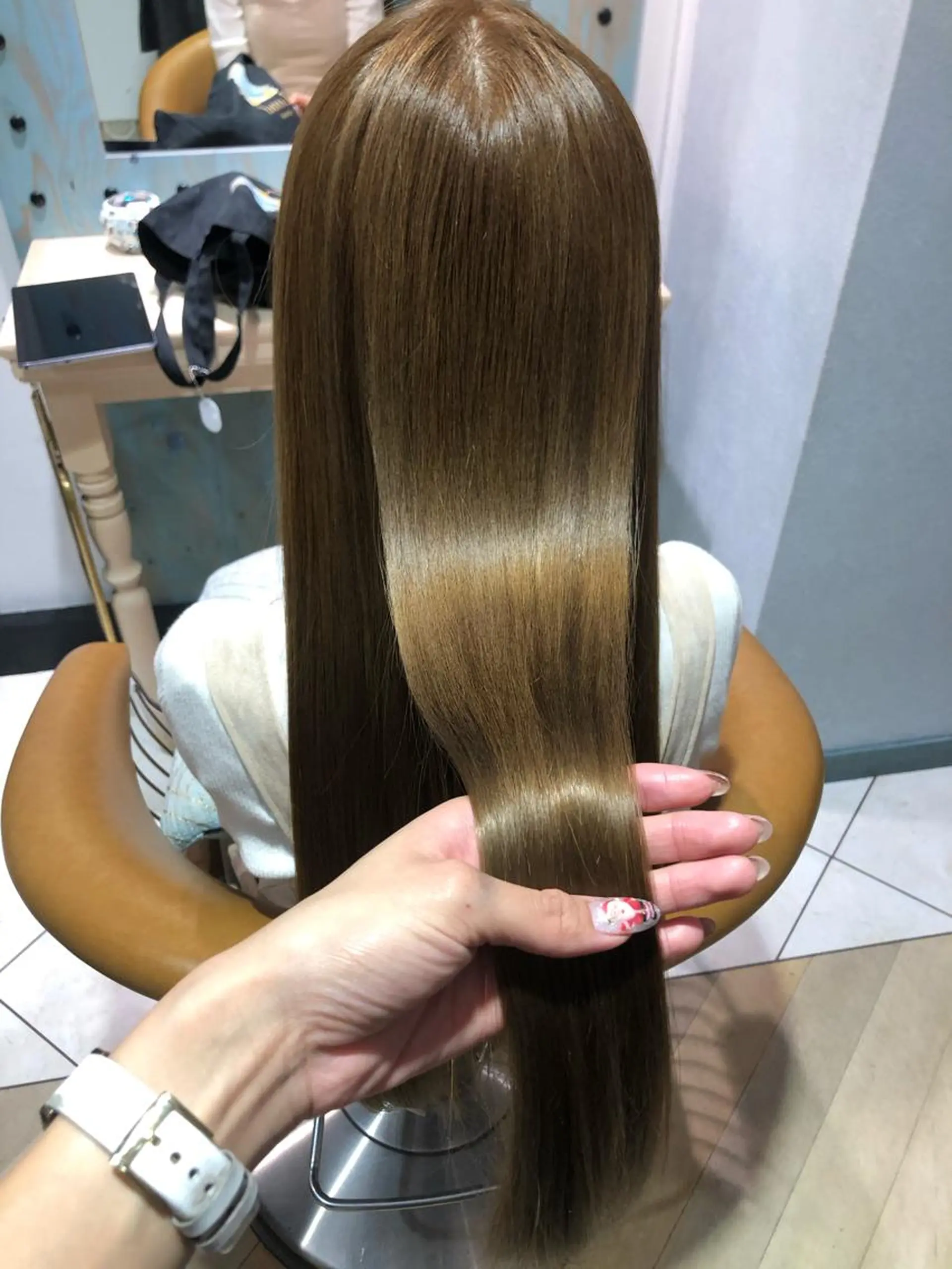 ロング トリートメント ヘアカラー トリートメント 髪質改善　縮毛の達人 矢井由真のヘアスタイル