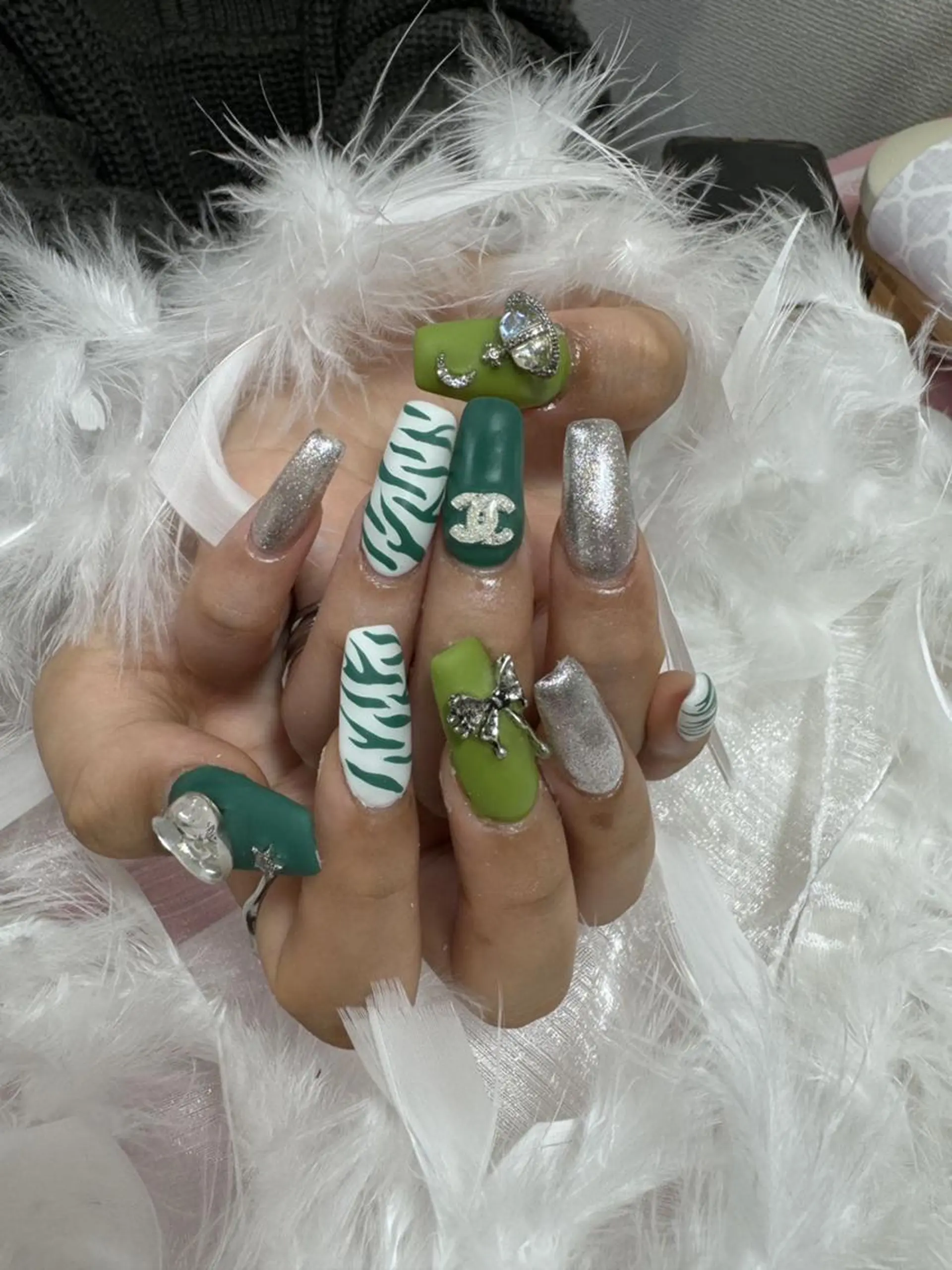 ネイル ハンドネイル ハンドケア DEMAIN- 🌹のネイルデザイン