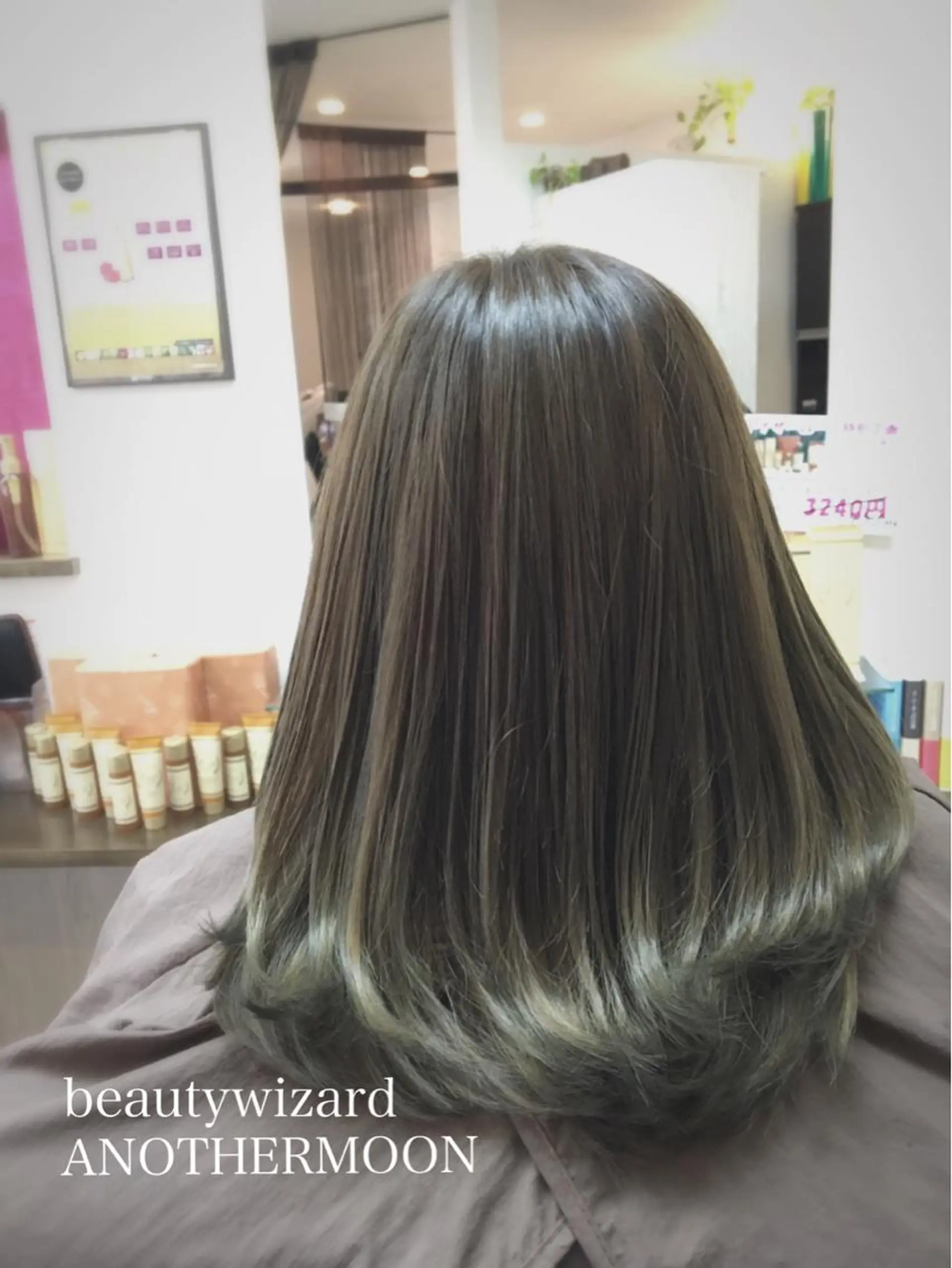 セミロング カラー アッシュ アッシュグレー ハイライトカラー ハイライト 大島 智志のヘアスタイル