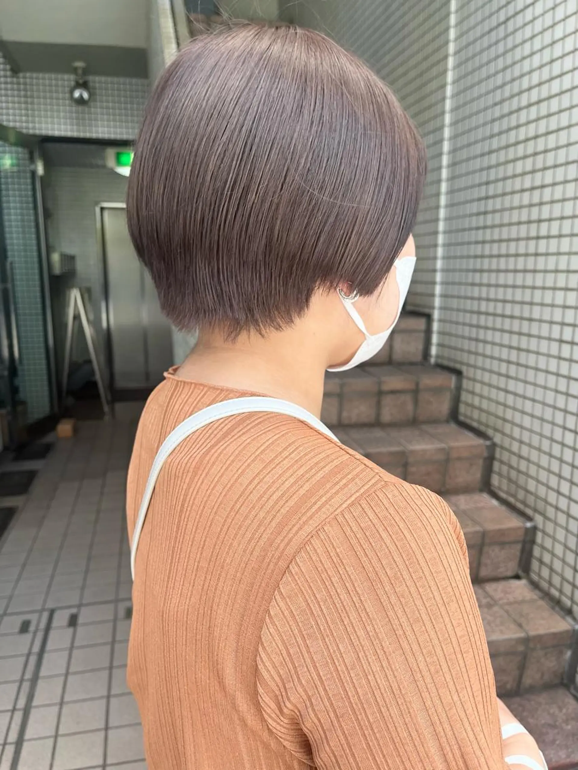 ショート カラー ブリーチ グレージュ カット ヘアカラー トリートメント ヘアセット 🌷ボブ/髪質改善 ストレートのヘアスタイル