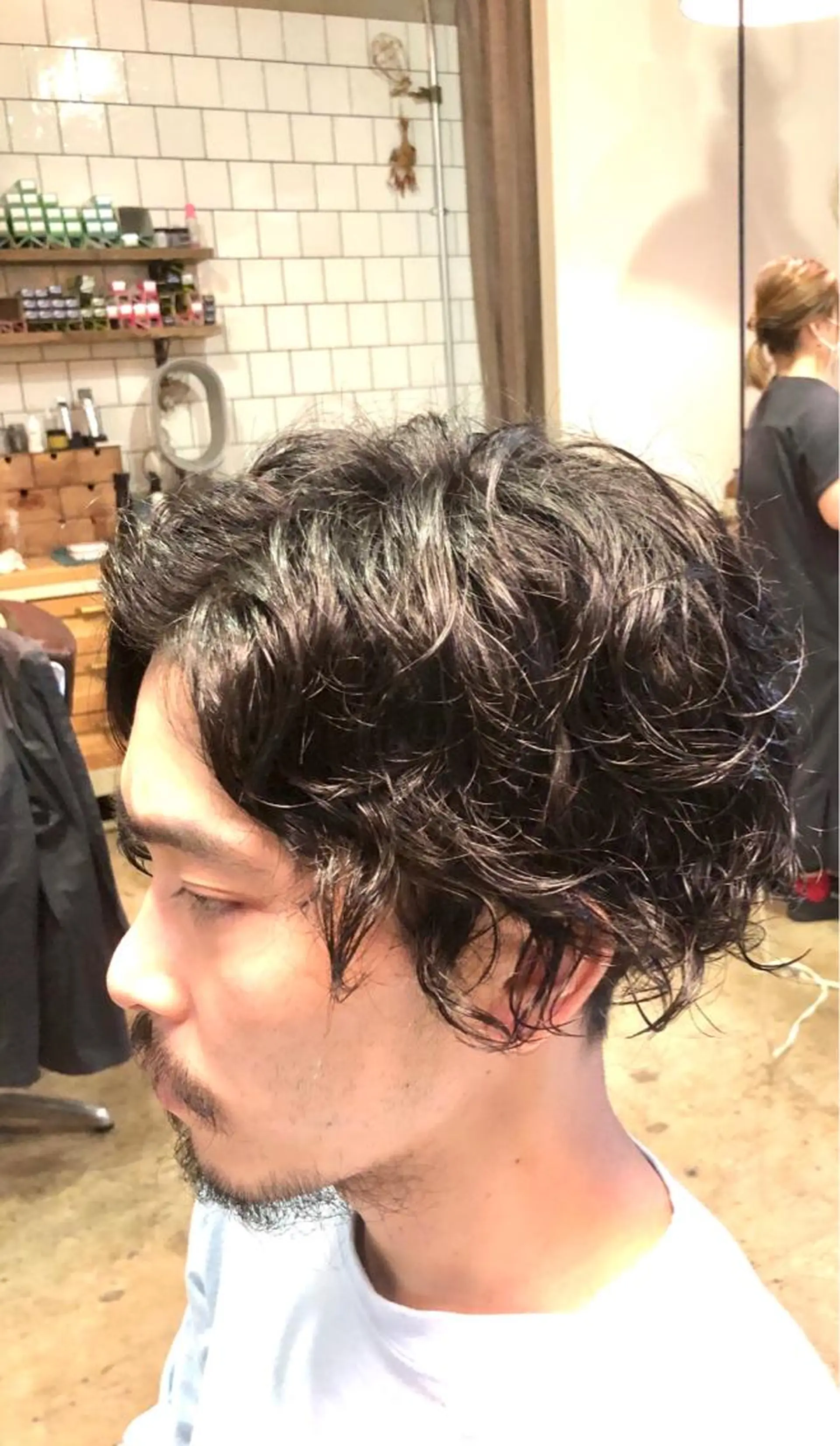 ミディアム メンズ ミディアムパーマ マッシュ メンズパーマ オオシロ ユウマのヘアスタイル