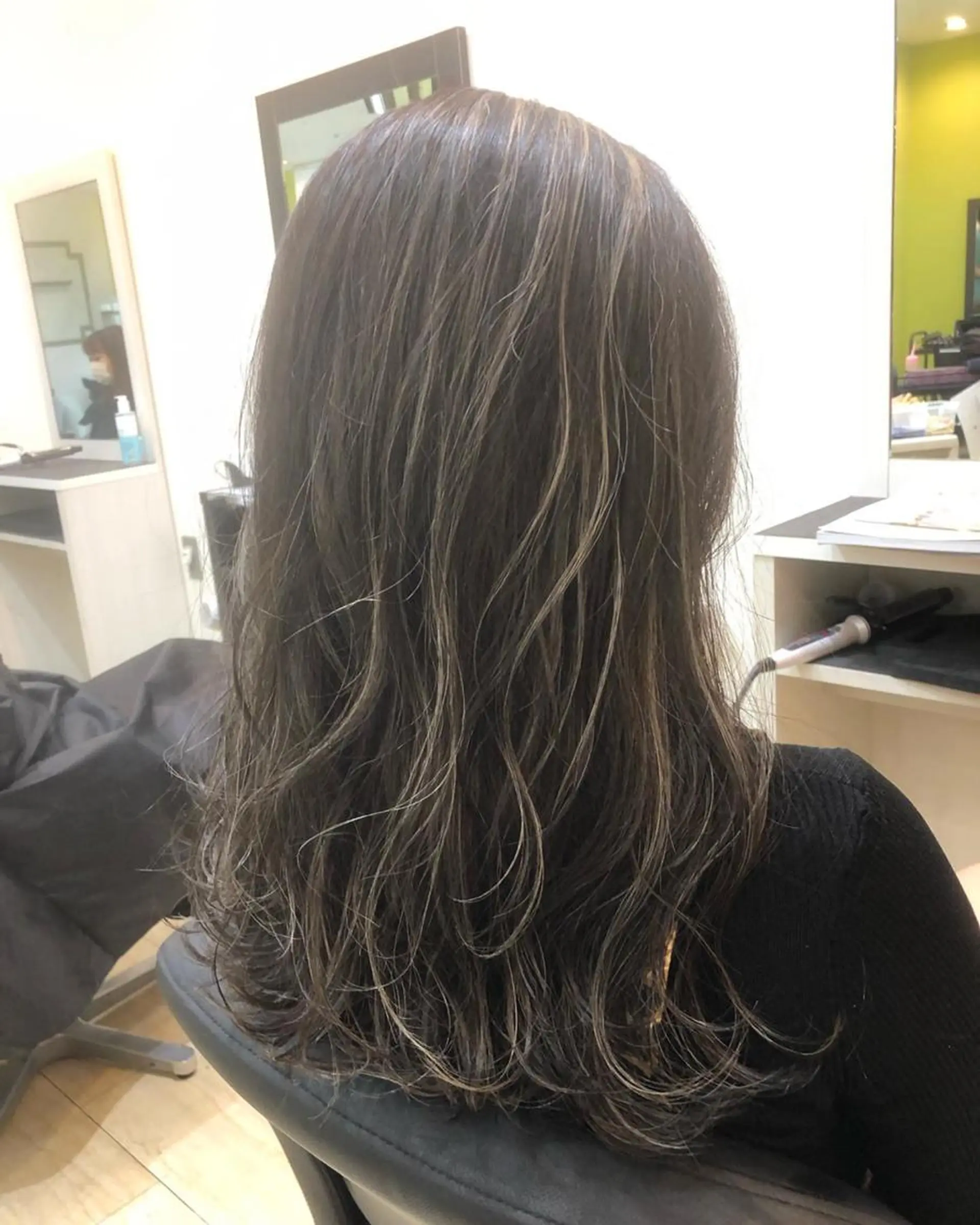 ショート カラー パーマ ヘアアレンジ メンズ メンズバレイヤージュ メンズブリーチ メンズハイライト メンズハイトーン メンズインナーカラー yasu ヤスのヘアスタイル