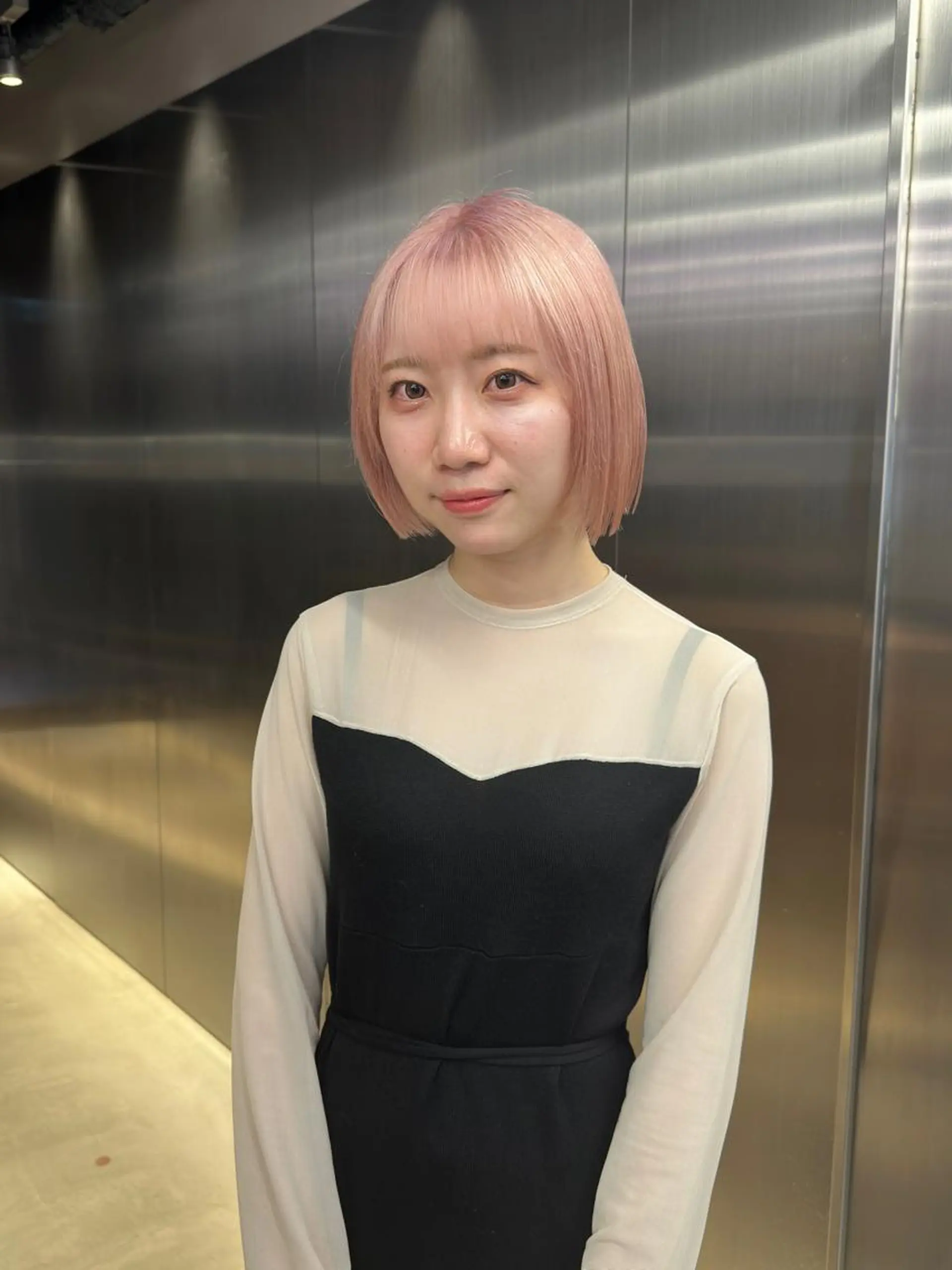 ショート カラー ピンクカラー ホワイトピンク ボブ ヘアカラー トリートメント 鈴木/ミルクティー/ ブリーチ/ボブ/のヘアスタイル