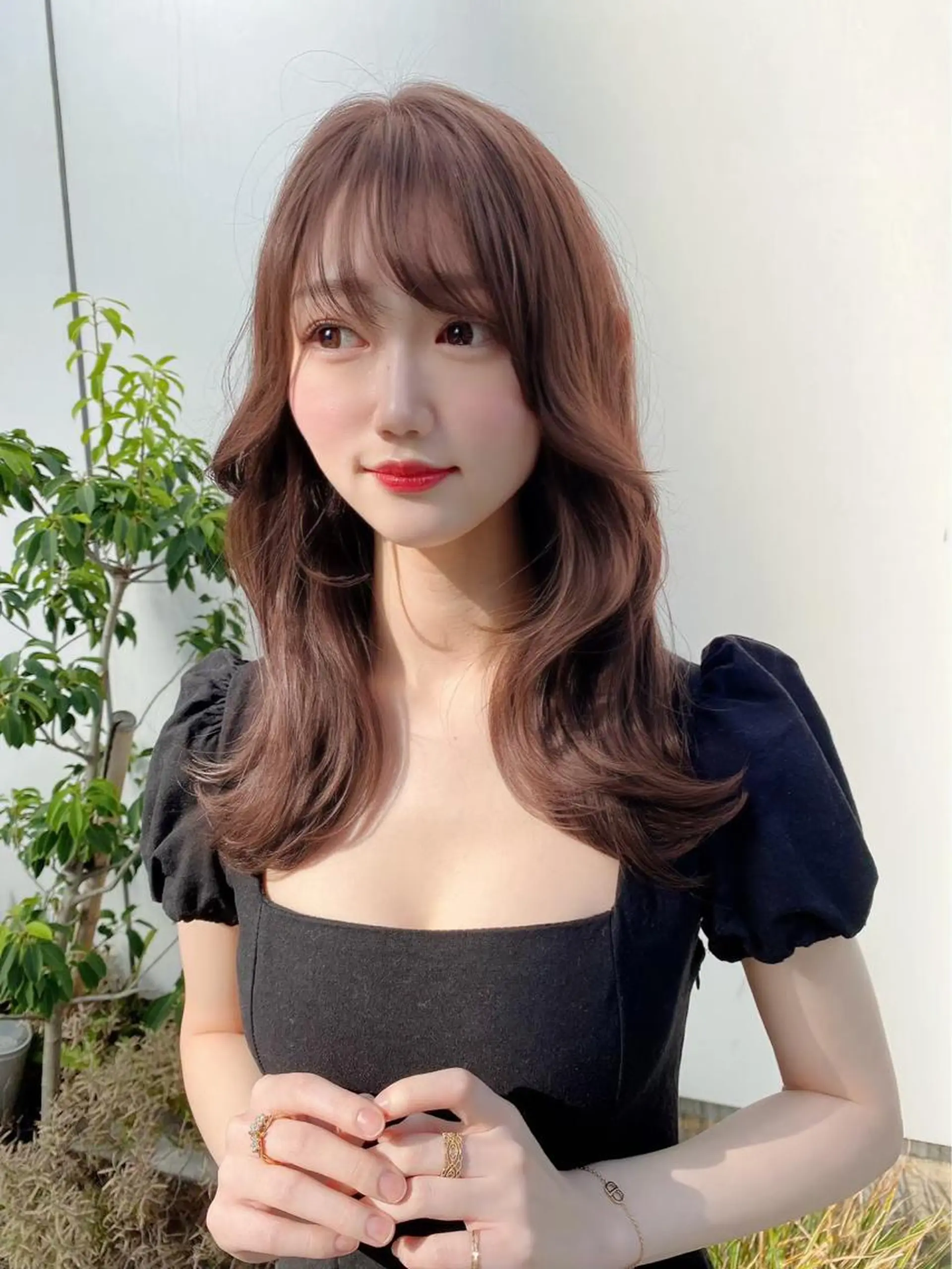 セミロング くびれヘア 韓国風ヘア 柔らか透明感カラー ☀️koshi☀️のヘアスタイル