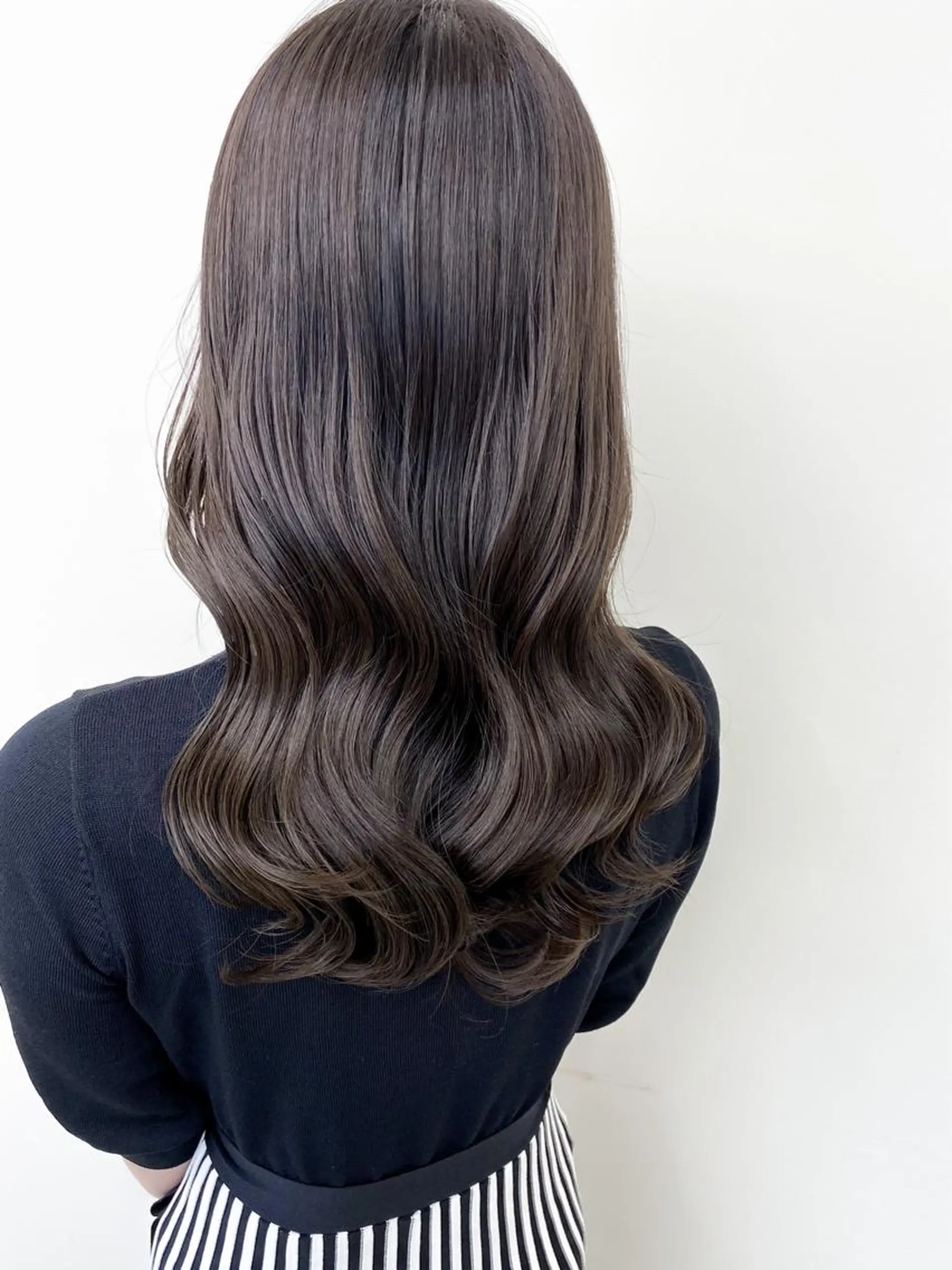 セミロング カラー アッシュ ブリーチ 透明感カラー ブリーチなしカラー オリーブアッシュ カット ヘアカラー トリートメント Meena by urban所属・丹羽 隼人/髪質改善 /韓国ヘア🇰🇷のヘアスタイル