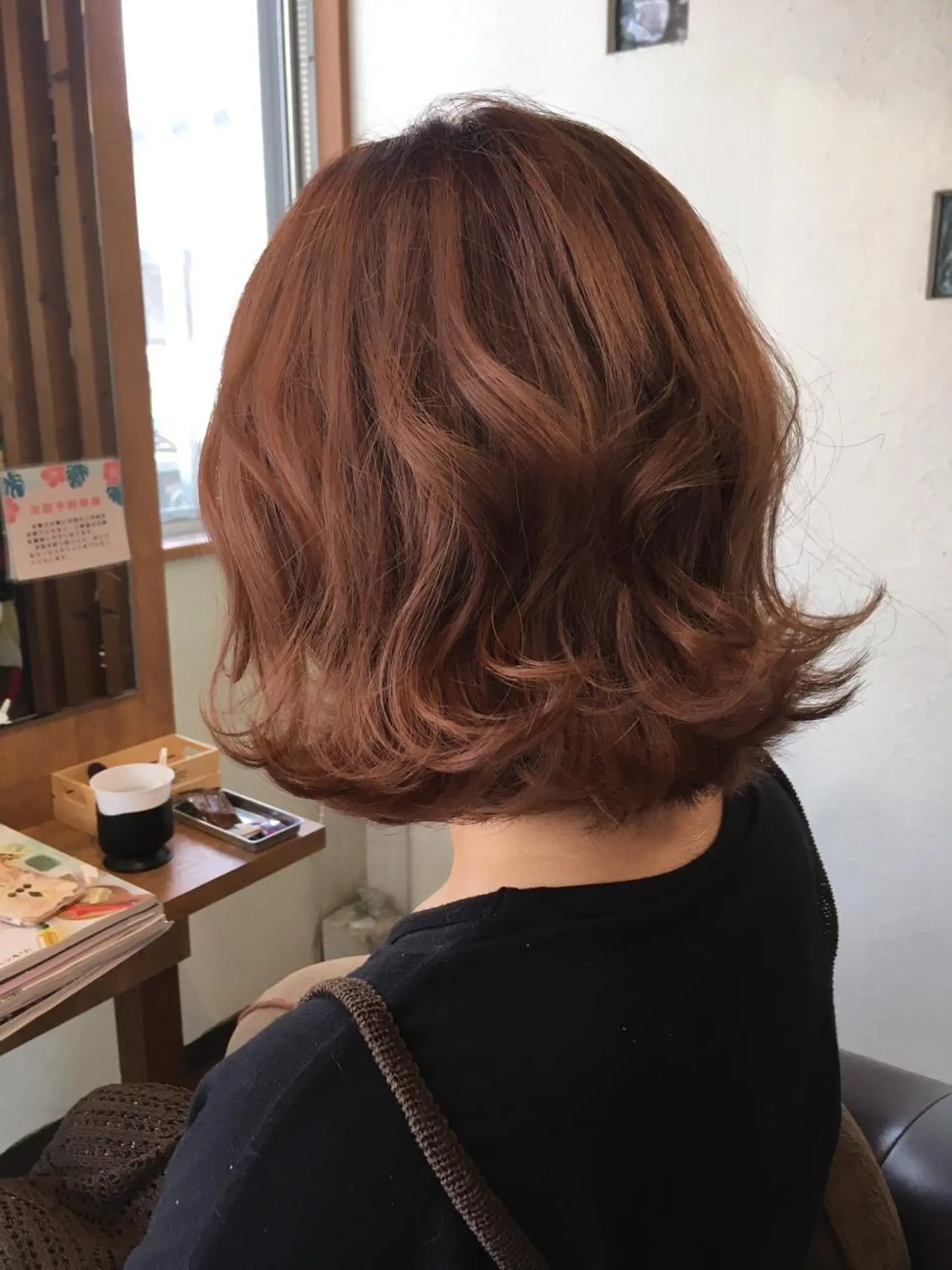 ショート カラー ブリーチ ブラウンカラー オレンジ オレンジブラウン 栞美容室所属・三浦 健太郎のヘアスタイル
