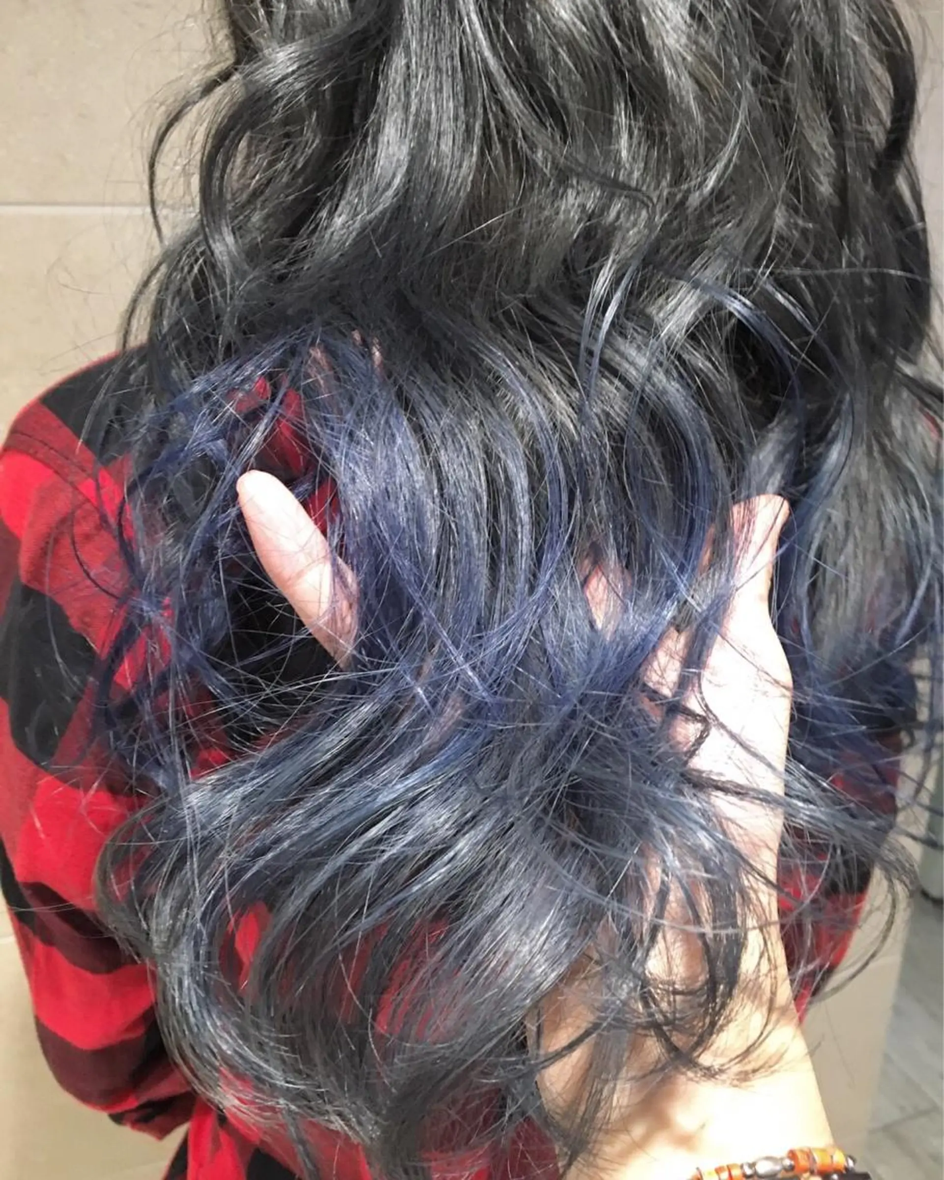 ロング カラー ブリーチ ブルーカラー ブルージュ VOICE　hair所属・レイヤーカット 川田くるみのヘアスタイル