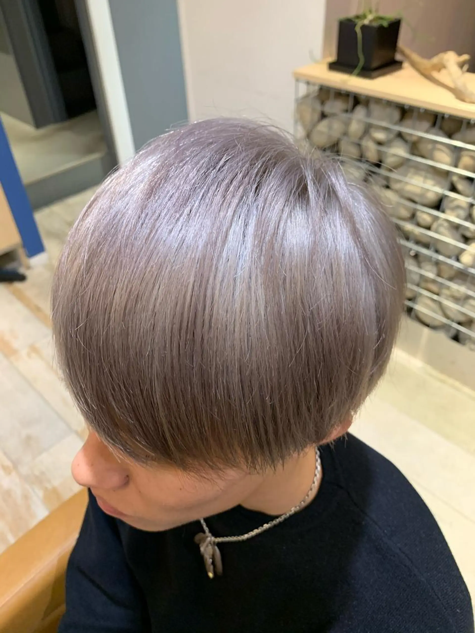 ショート カラー ブリーチ ハイトーンカラー シルバー レイヤー/メンズ /髪質改善　廣島公平のヘアスタイル