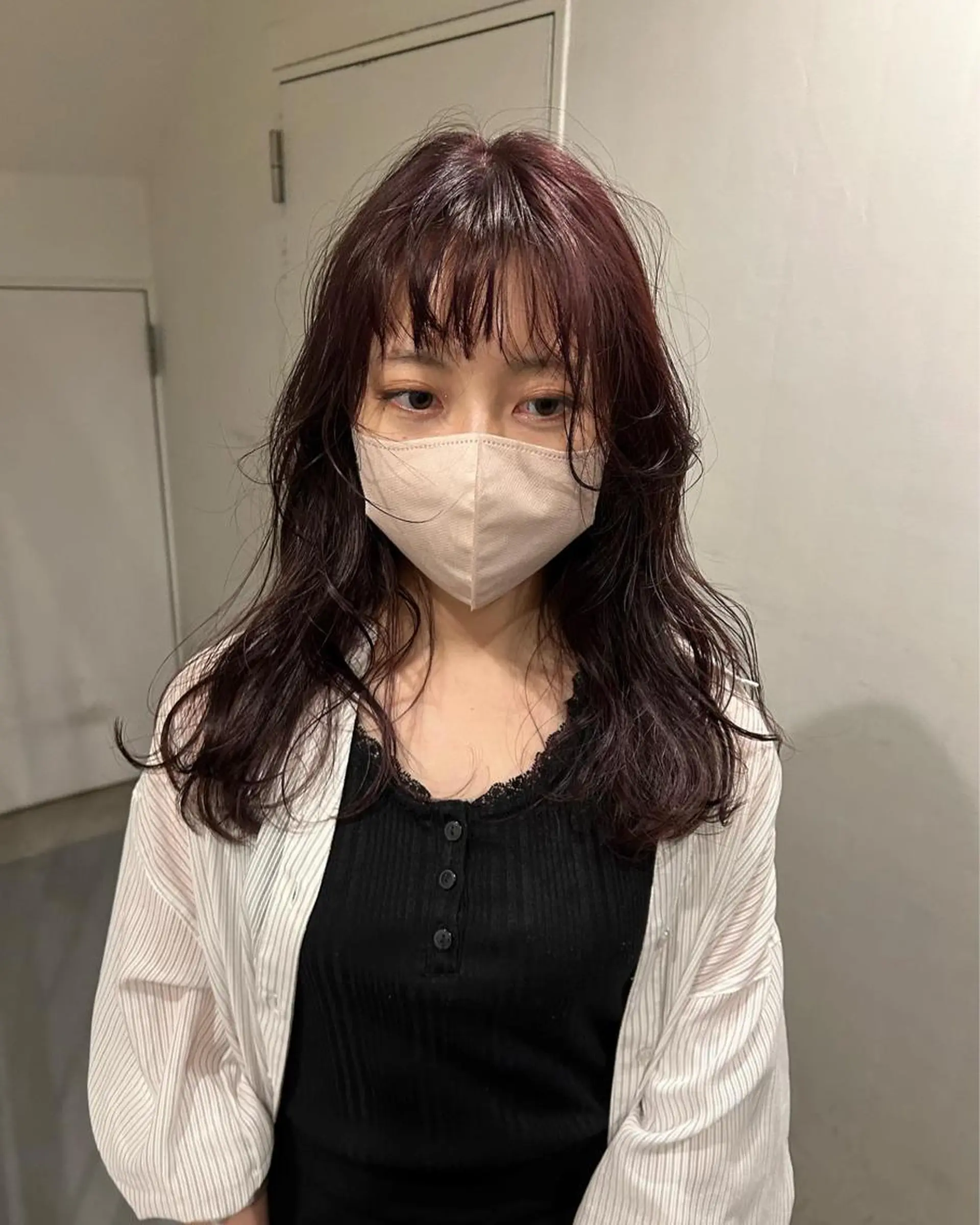 セミロング カラー カシス カット ヘアカラー トリートメント hen所属・心斎橋/レイヤー/ ブリーチ/モエのヘアスタイル