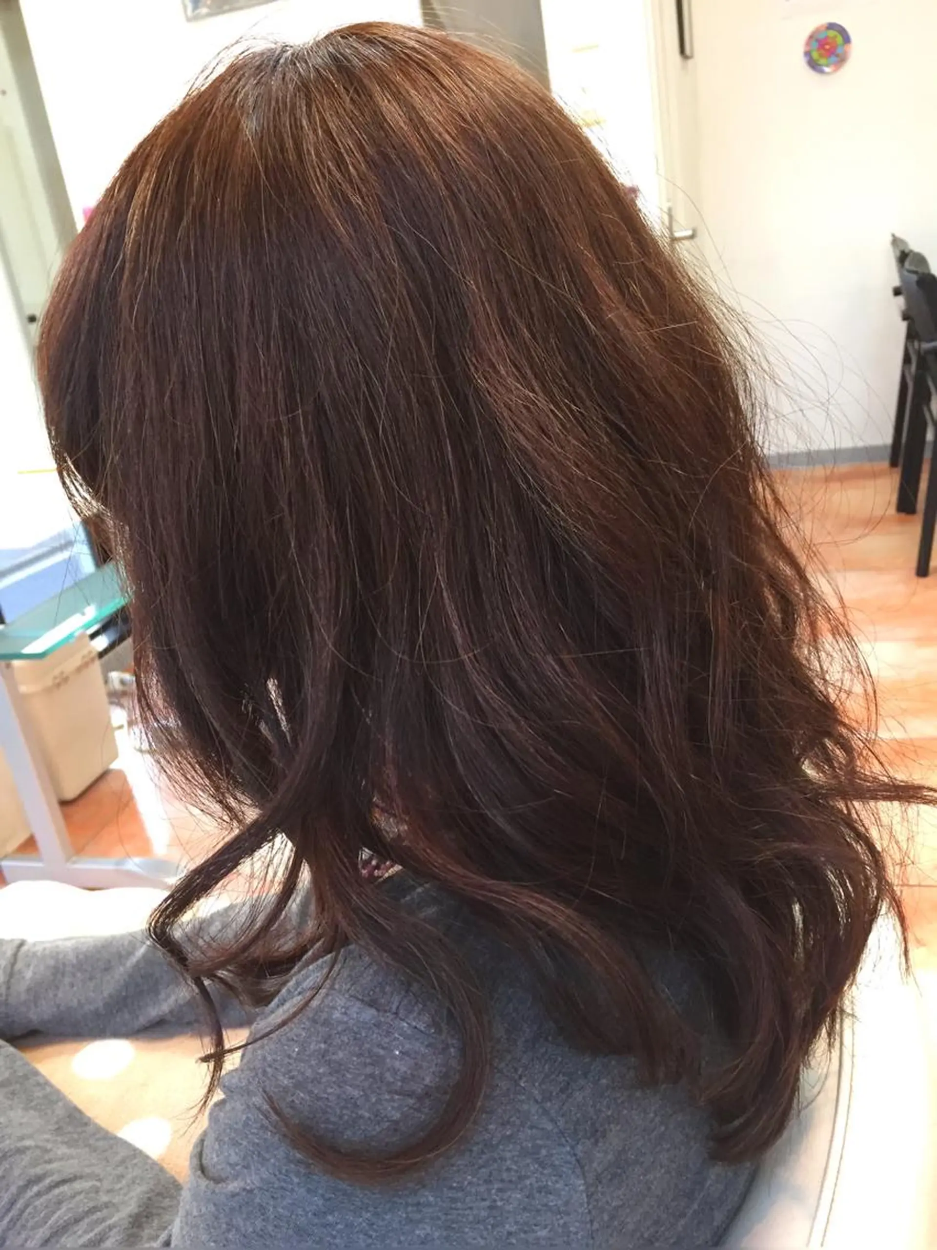 ロング カラー パーマ 根岸 真奈美のヘアスタイル