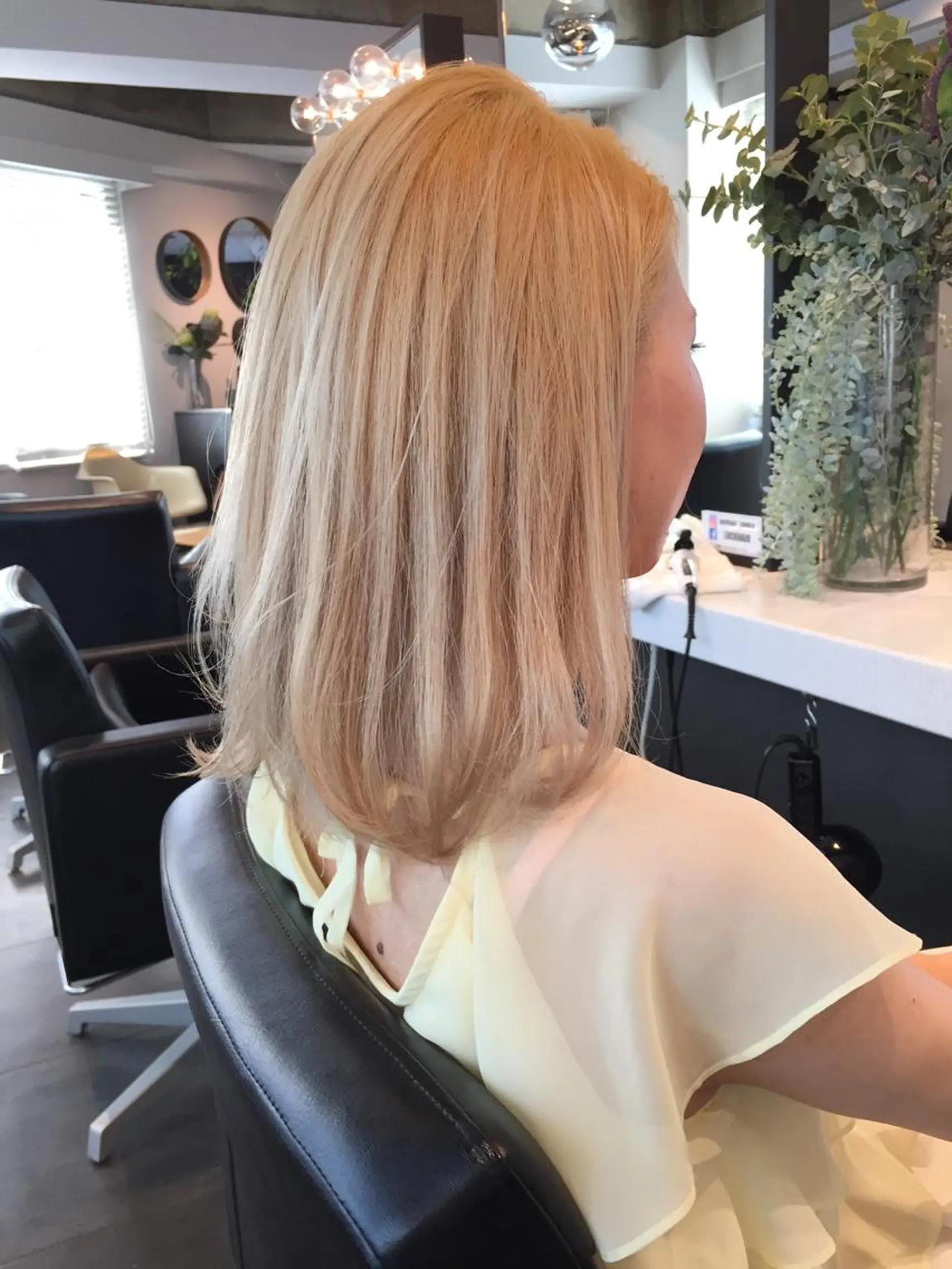 ミディアム カラー ブリーチ 大西 直人のヘアスタイル