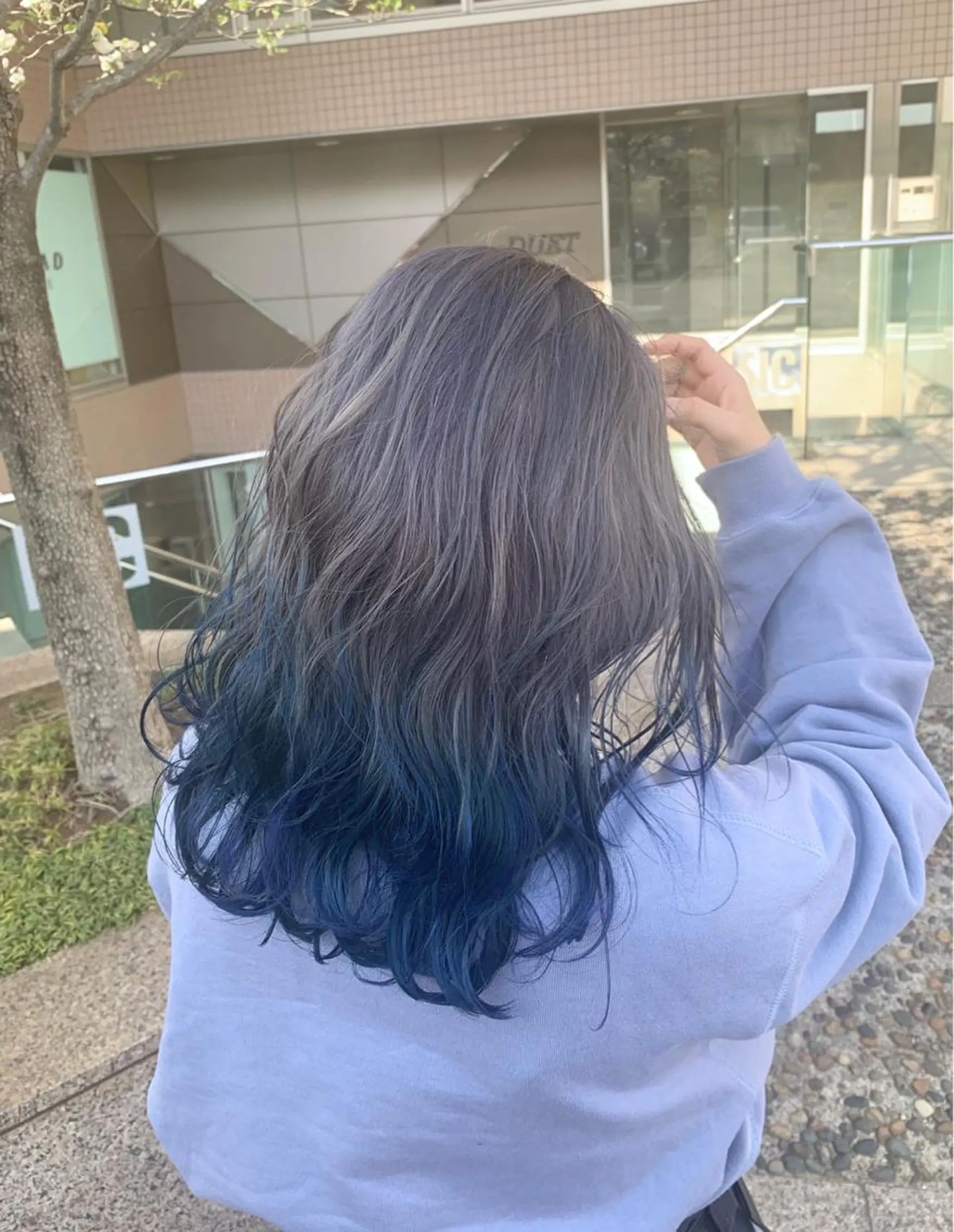 セミロング カラー ブルーカラー グラデーションカラー a-o横浜所属・色落ちまでキレイに！ ！女性サロンのヘアスタイル