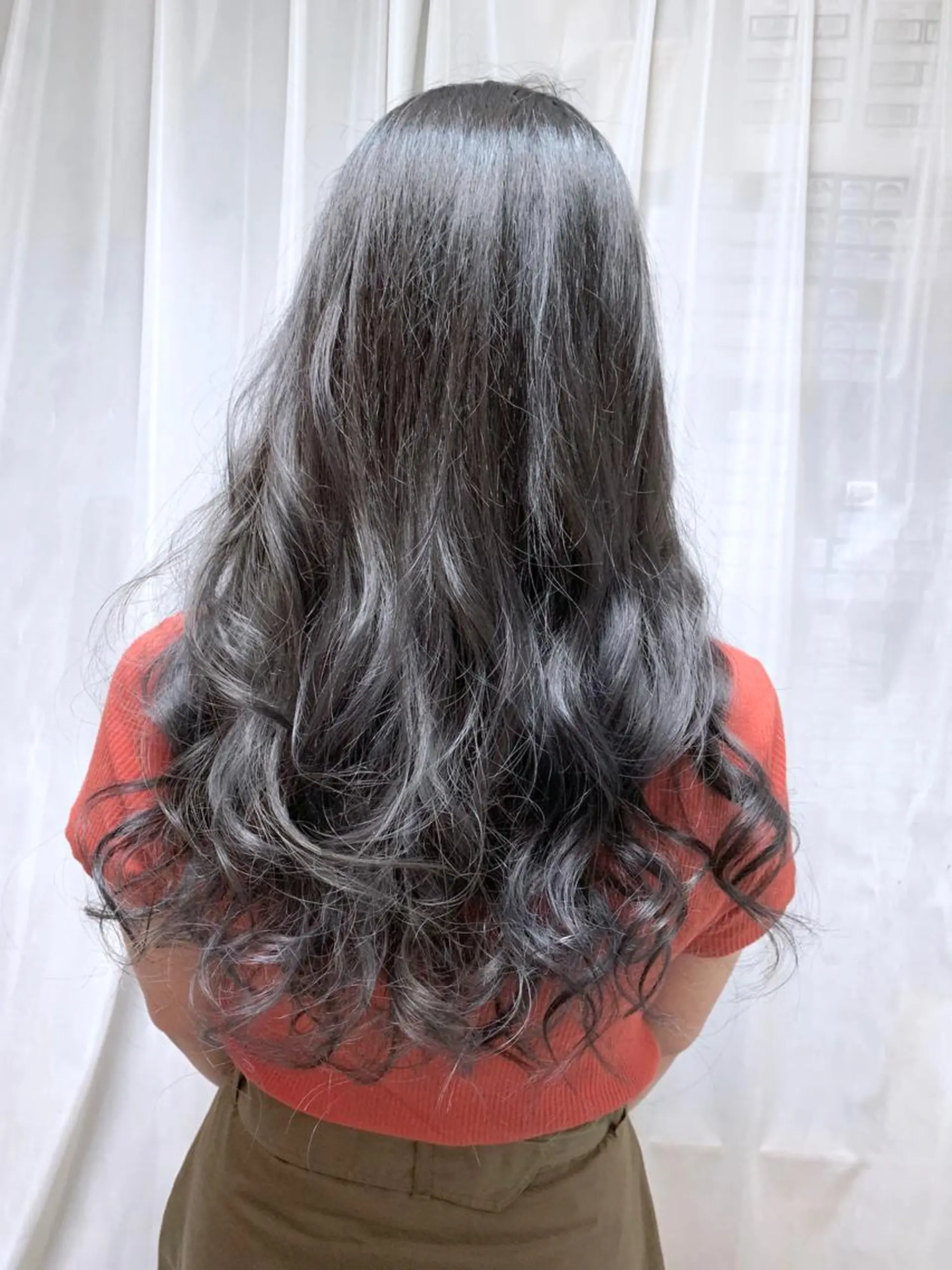 ロング カラー パーマ ヘアアレンジ アッシュ アッシュグレー アッシュグレージュ グレージュ ヘアカラー トリートメント filo byFeria渋谷所属・縮毛矯正/美髪 髪質改善/石田幸輔のヘアスタイル