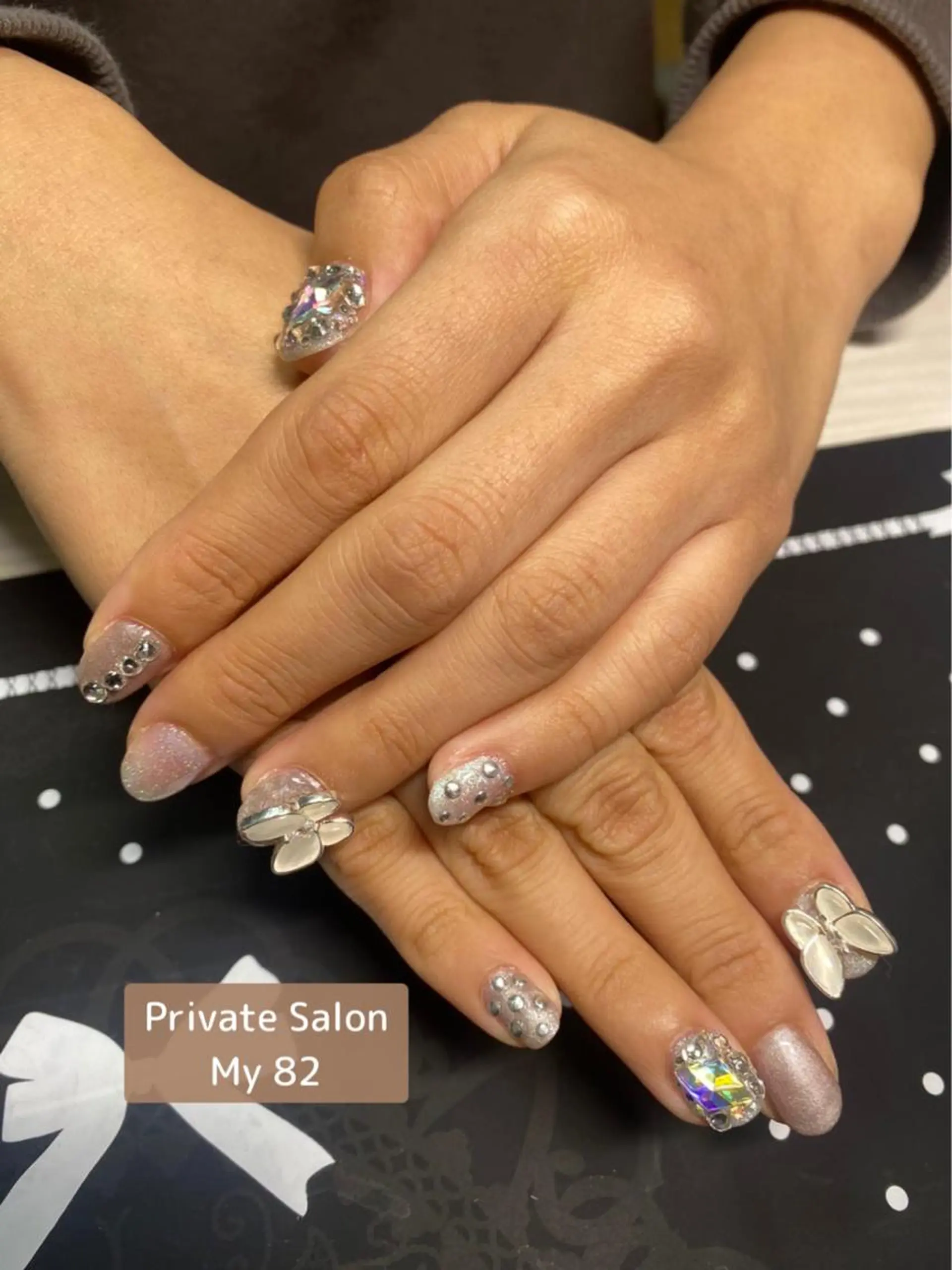 ネイル オーロラネイル キラキラネイル ハンドネイル Private Sa lon  MARLOのネイルデザイン