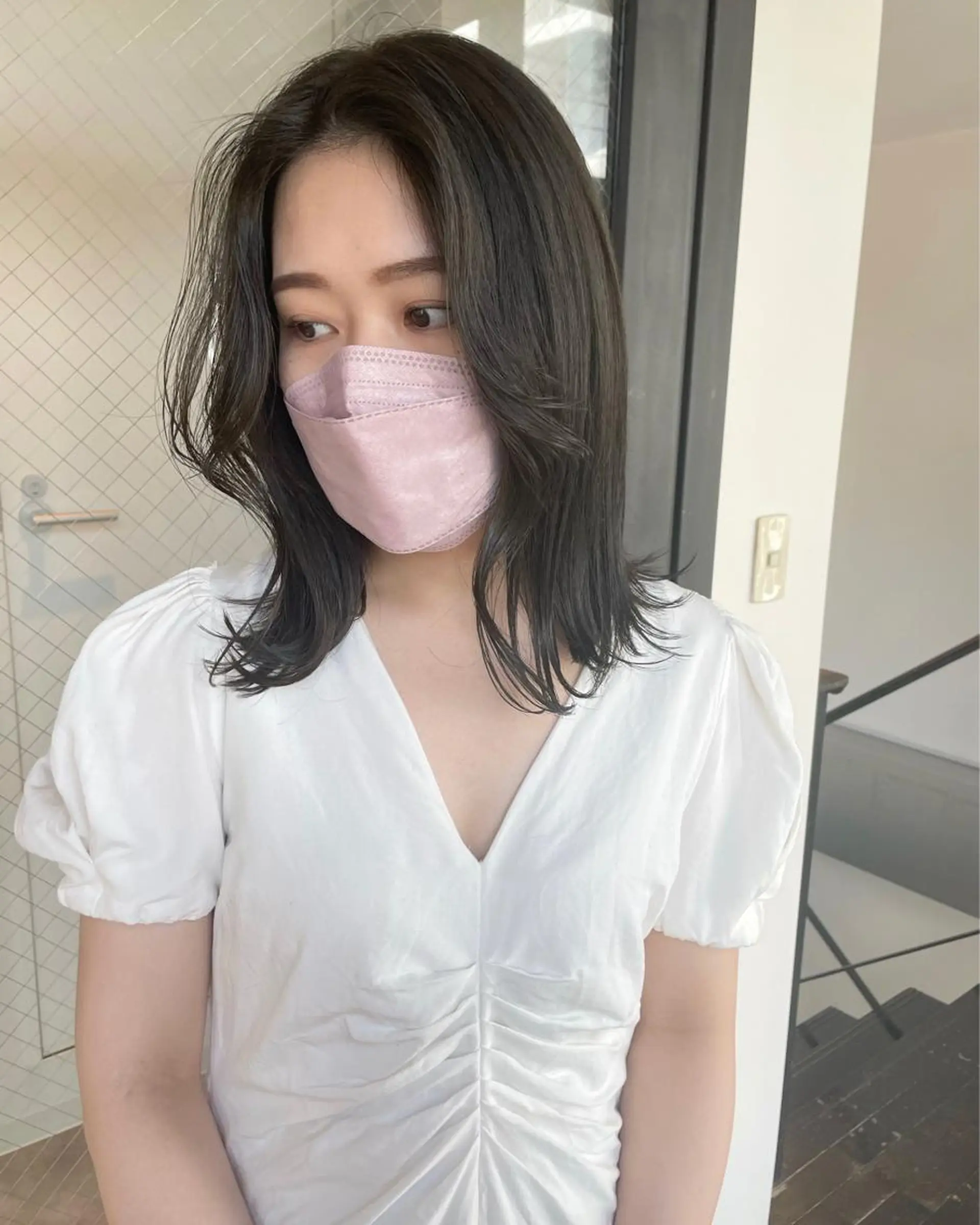 ミディアム KAORU オリーブカラーのヘアスタイル