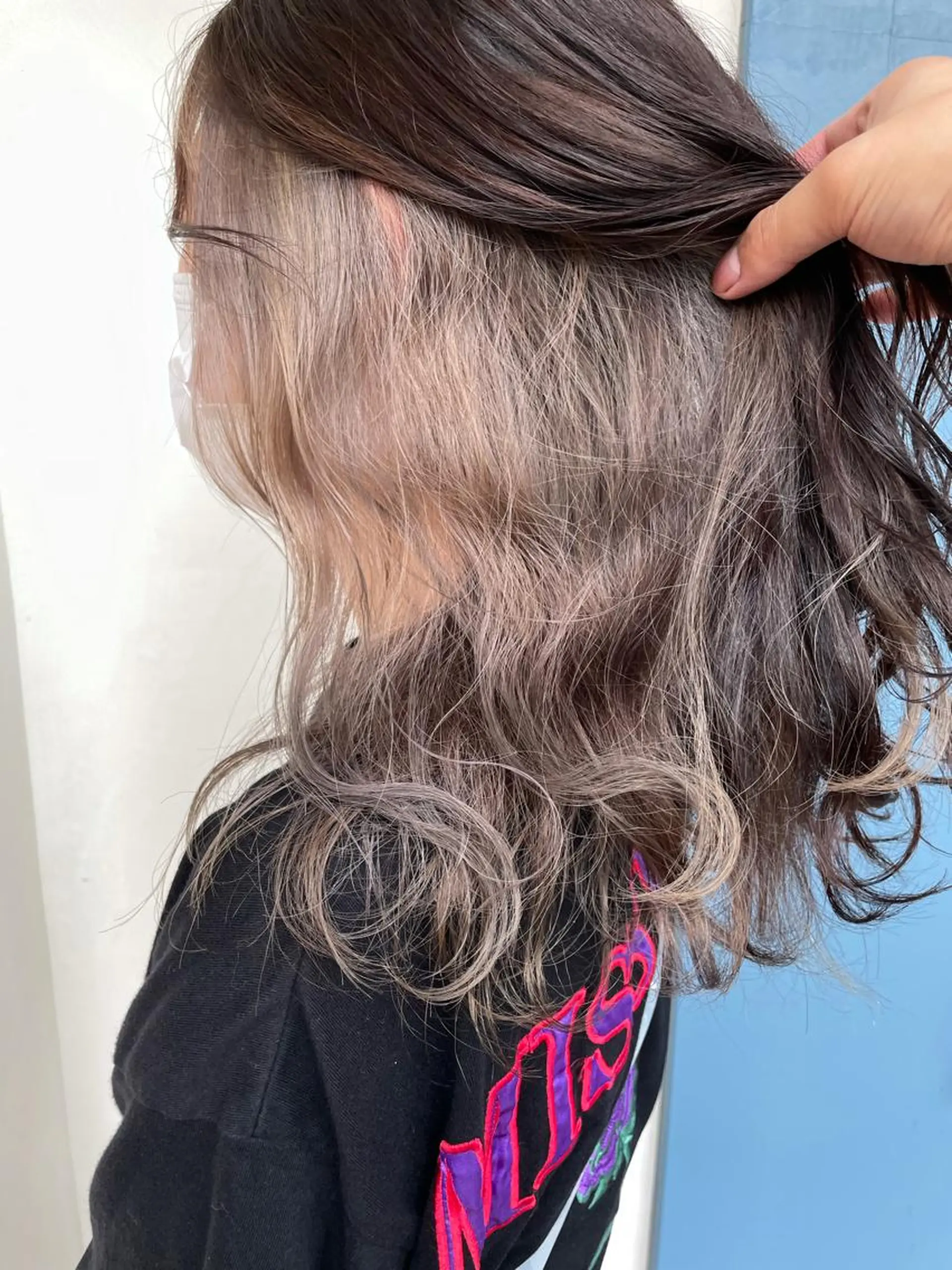 セミロング ヘアカラー ブリーチ毛矯正.髪質 改善.髪にドラマをのヘアスタイル