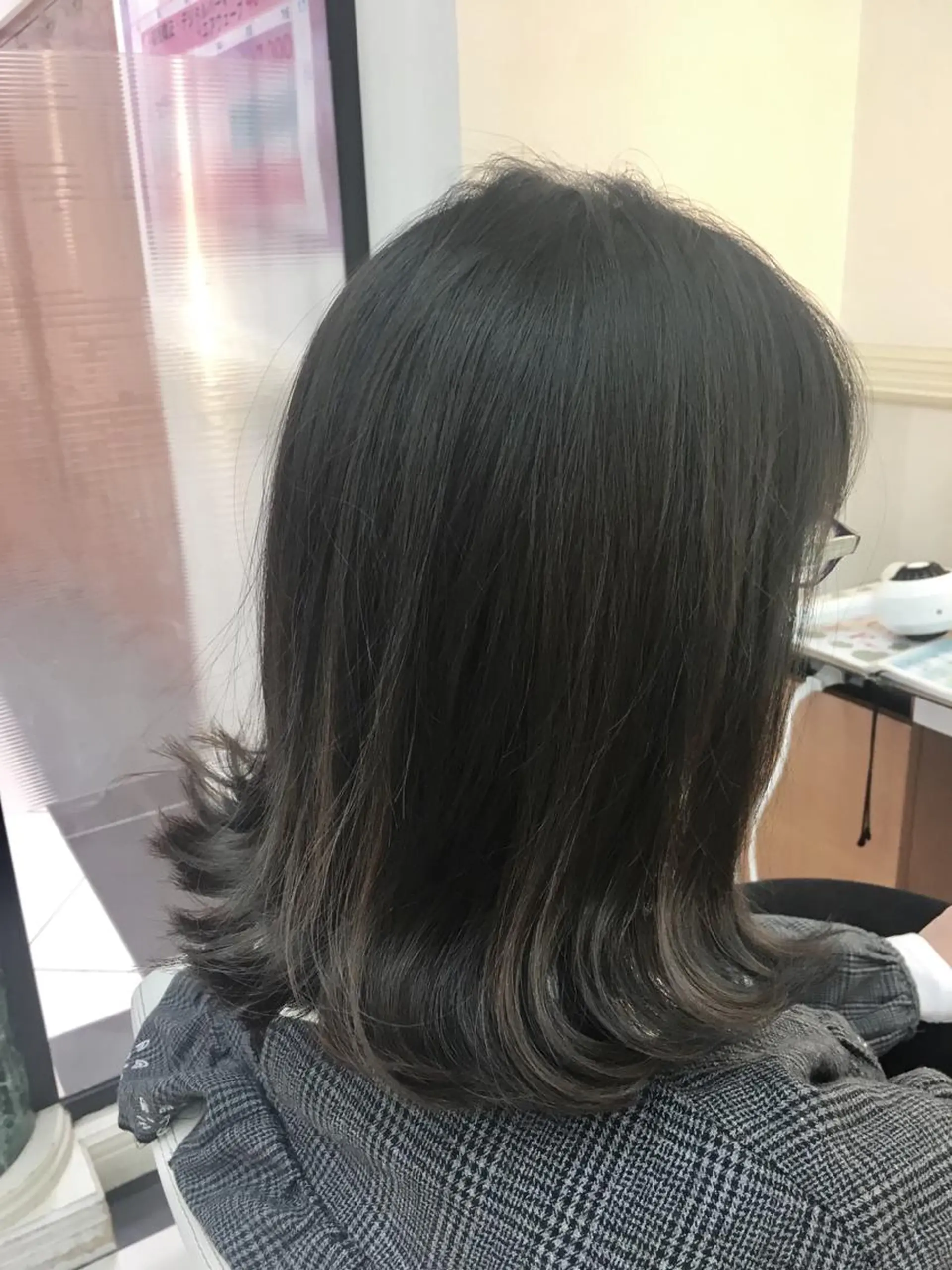 カラー ブルーカラー ブルージュ 透明感カラー イルミナカラー 縮毛矯正 N° jillva ♦️川端裕司♦️のヘアスタイル