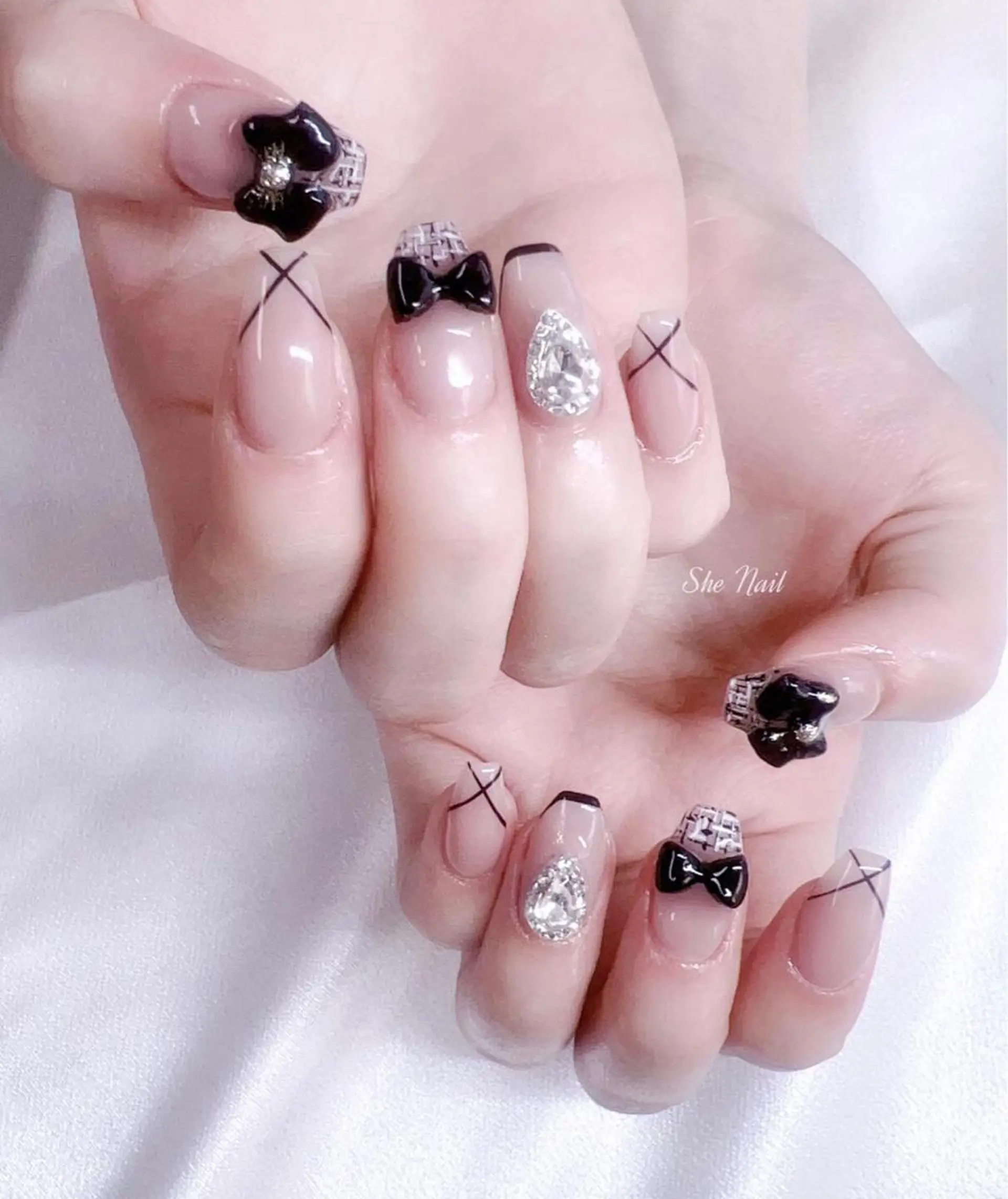 ネイル チークネイル 長さ出し フレンチネイル マグネットネイル 持ち込み ハンドネイル She   Nail所属・ISA_ BELLAのネイルデザイン