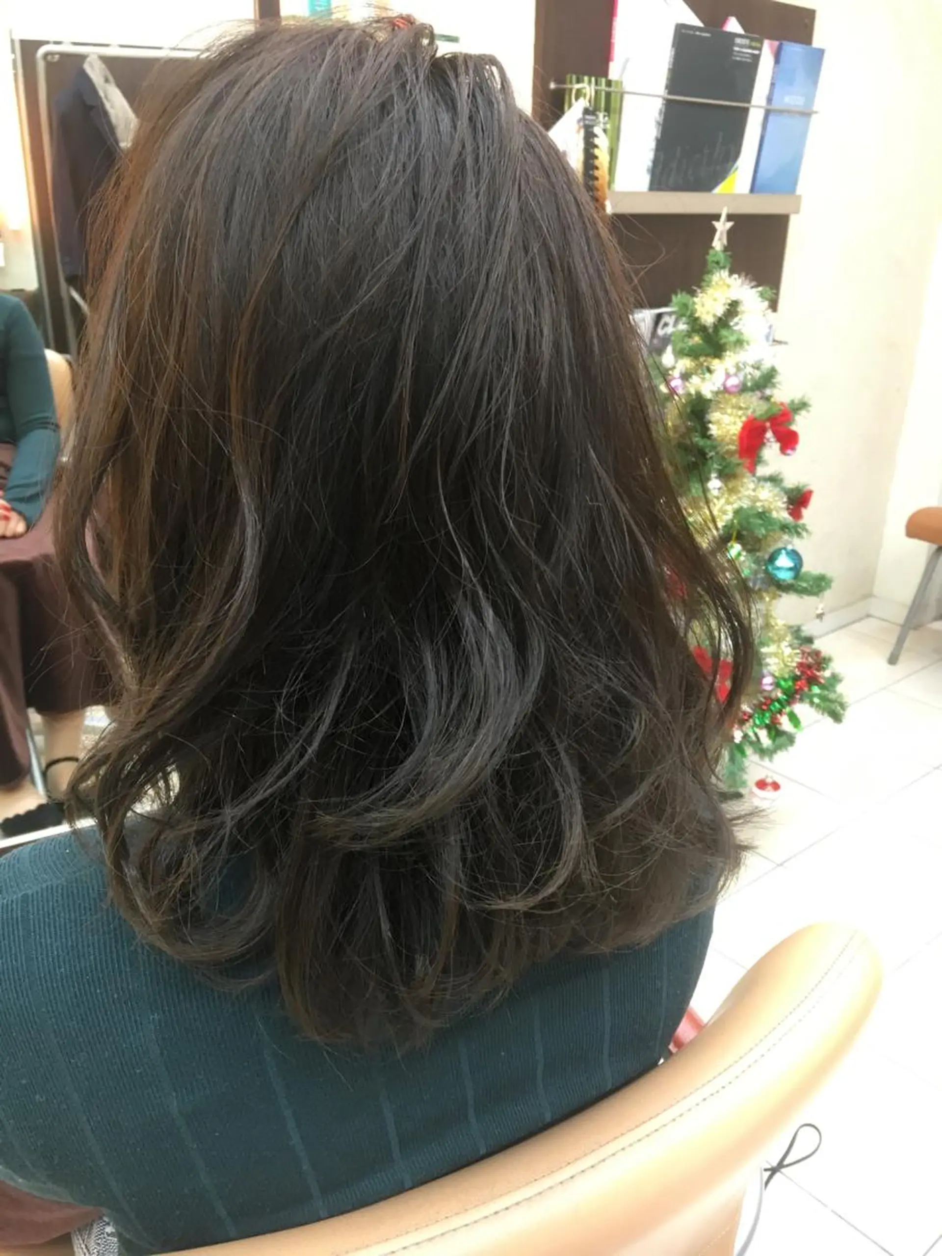 ミディアム カラー Minami .のヘアスタイル